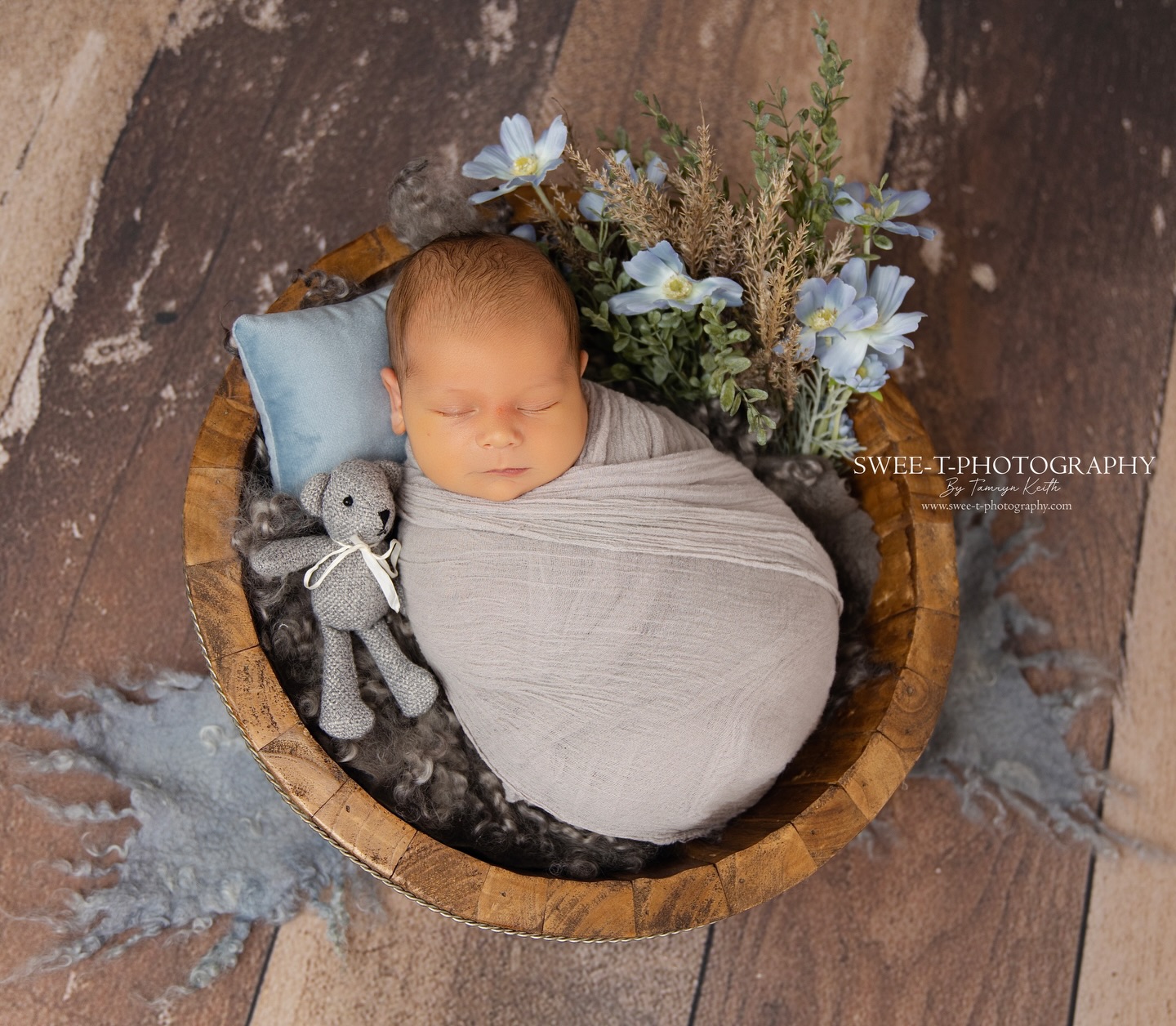 LOWAN - 10 DAYS
Secure your session with Barossa’s trusted newborn specialist photographer and let’s create something beautiful together.
https://www.swee-t-photography.com/newbornpricing
© 2025 Swee-t-Photography Barossa’s Newborn Photographer
https://www.instagram.com/swee.t.photography/
www.swee-t-photography.com
#barossanewbornphotographer #barossanewbornphotography #barossababyphotographer #barossamaternityphotographer #barossastudio