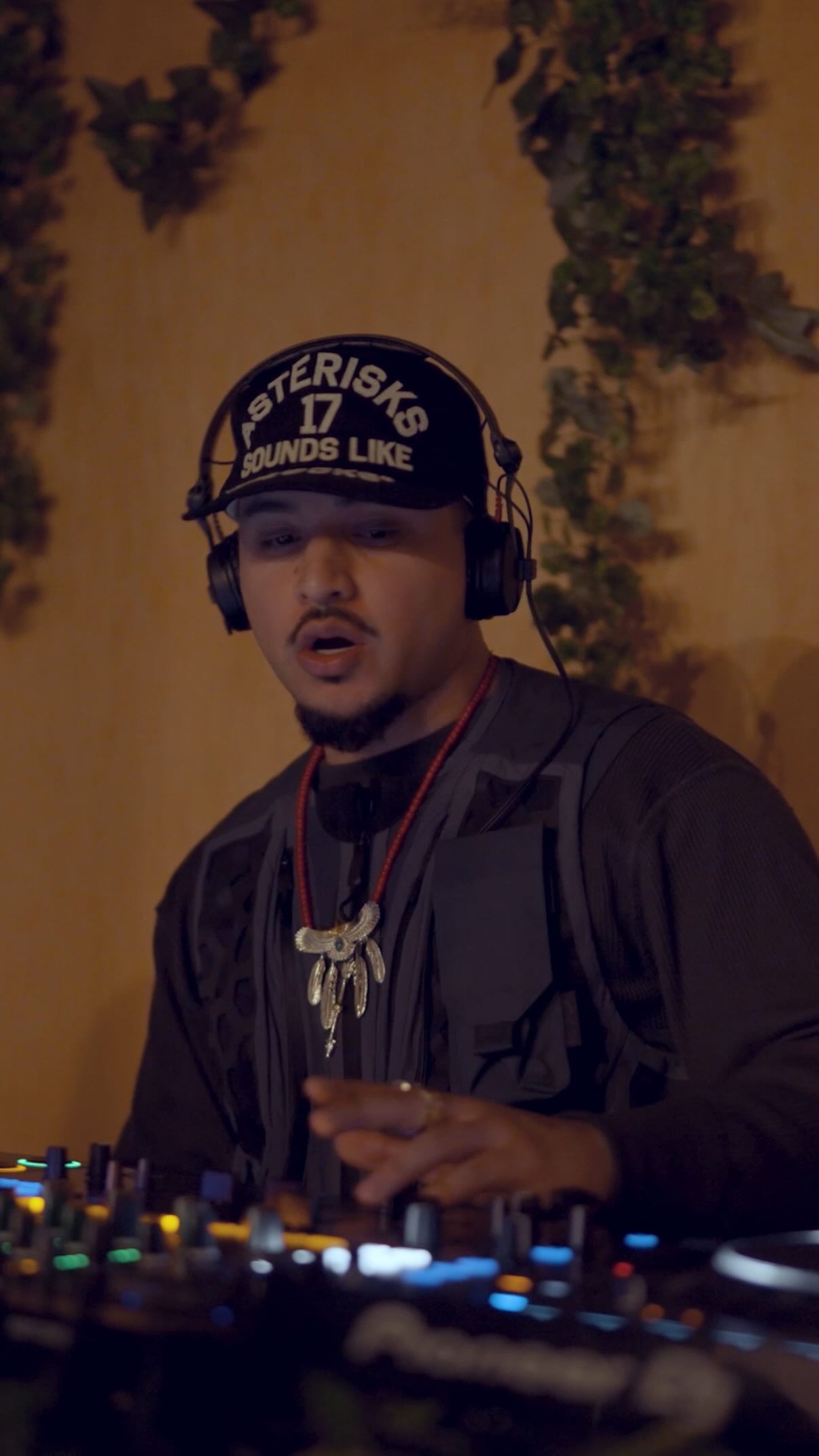 Wildin out with @usal.project and @acg
.
1 recap covering 3 different events
.
Had a great time getting to document the ACG takeover of Satellite. Started off with a Friday dinner and checking out the ACG installation. Followed by a trail run the next day and a party in the evening with @joekay from @soulection . Shout out to @michaelwashh for letting me be a part of this and for putting on some really dope activations
.
And shout out to @buffaloburner with the assist on covering the trail run 🙏🏼🎥