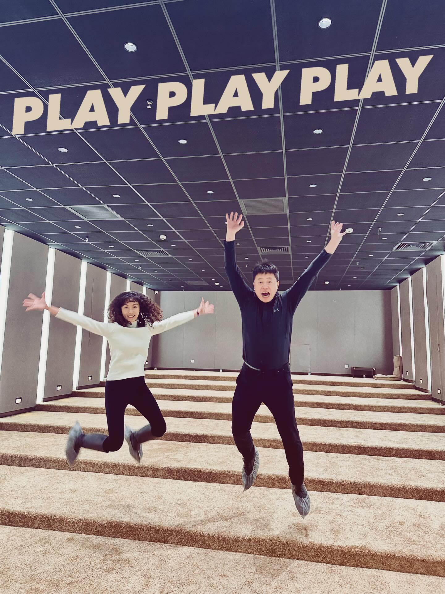 On Sunday, we held a creative workshop focused on cultivating resilience and human flourishing. We designed and facilitated the session using an art-, resources-, and process-oriented approach, integrating Expressive Arts and Applied Improvisation Theatre. By letting go of excessive mental effort and returning to our bodily senses, experiencing knowing through embodied experience rather than thinking, we can unleash the power to create, imagine, and realign our inner resources to respond to stress and challenges more skilfully.
The venue itself was quite meaningful, seven floors representing the seven chakras. We began on the base floor, the root chakra, to establish a strong foundation for growth. We’re deeply grateful for the support from BOSCH’s Health and Wellbeing Promotion Program, and encouraged to see more people and organisations open to art-based approaches as a way to gain new insights and foster transformative change in an increasingly unpredictable world.🌱
#resilience #flourishing #wellbeing #expressivearts #appliedimprovisation