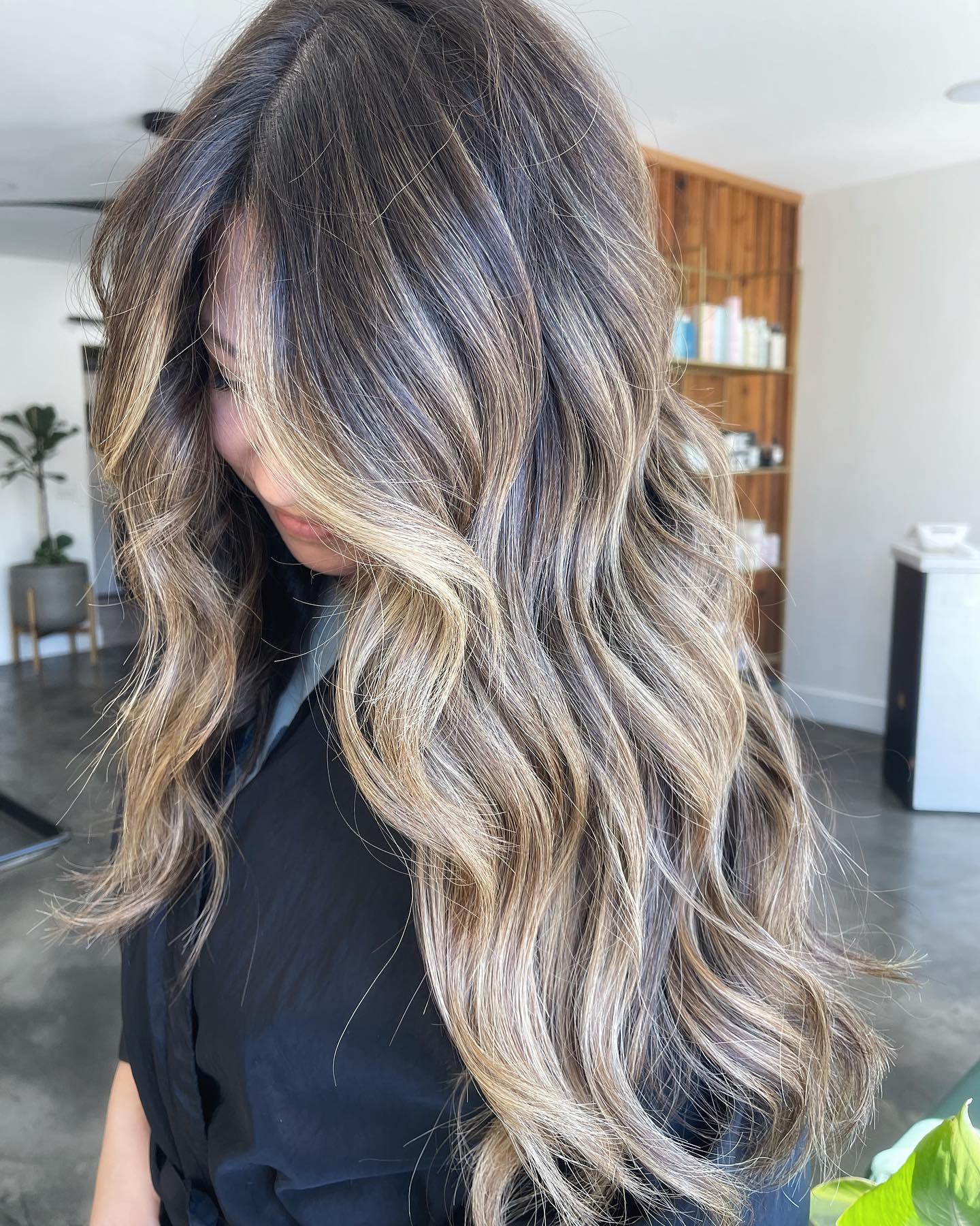 Here for the dimension ⚡️
____
Stylist @alissavallee
____
#theivyleague #cedarandivy #bronde #balayage #northcountyhair