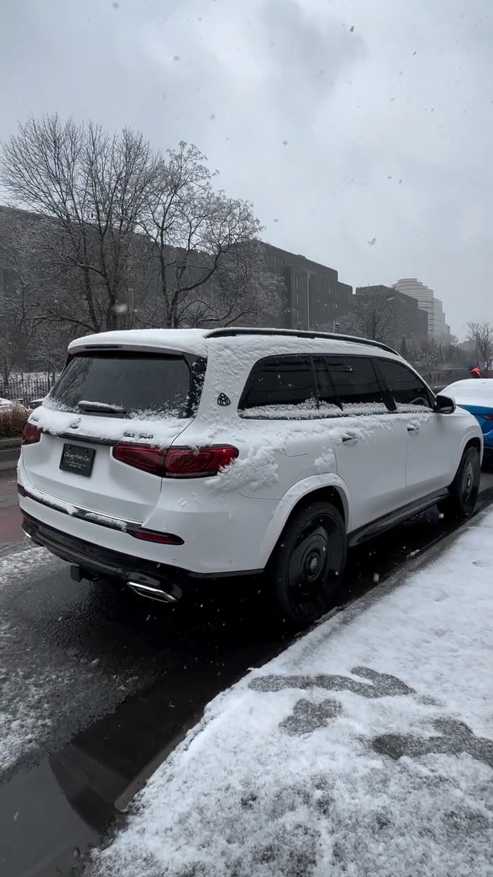 GLS600 Maybach on @forgiato wheels, wrapped satin snow white, piano black chrome deleted, star light headliner #autosportsbx #maybach #mercedes #snow #wrapped #forgiato