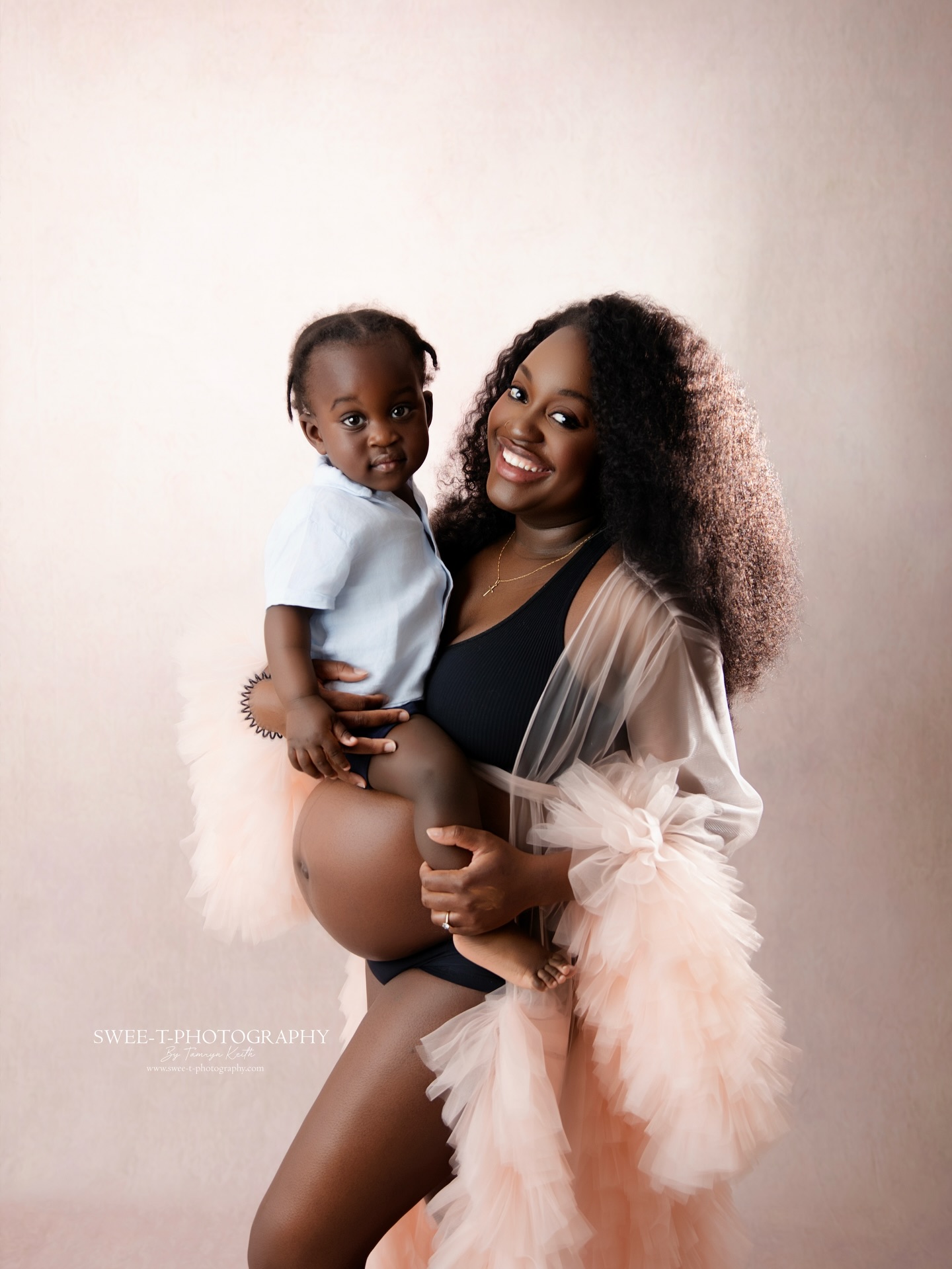 Faith absolutely glowing as she waits to meet her second baby 🤍
Soon her little boy becomes a big brother, and this season deserves to be remembered.
My Radiance Collection includes maternity alongside your newborn session, so nothing gets missed.
Now taking bookings — message me if you’d love one of your own ✨
📸 © 2026 Swee-t-Photography Barossa’s Newborn Photographer
https://www.instagram.com/swee.t.photography/
www.swee-t-photography.com
#barossanewbornphotographer #barossanewbornphotography #barossababyphotographer #barossamaternityphotographer #barossastudio