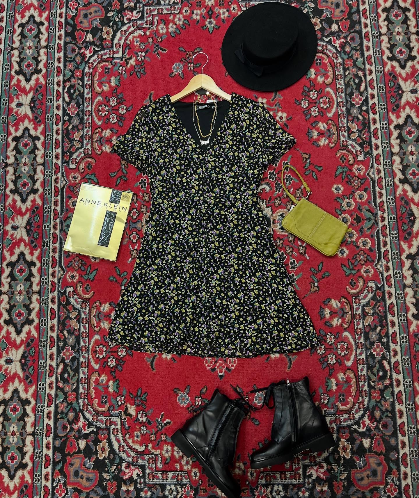 A great retro look from Lee and Sara-Ann! 🙌 #couchsaleswithldr #ldrstaffpicks
DETAILS:
Necklaces- Silver $21, Gold $19
Dress- Misguided, 6, $24
Tights- $12
Wristlet- Vintage, $18
Hat- vintage $26
Boots- Vince, 7, $16.50