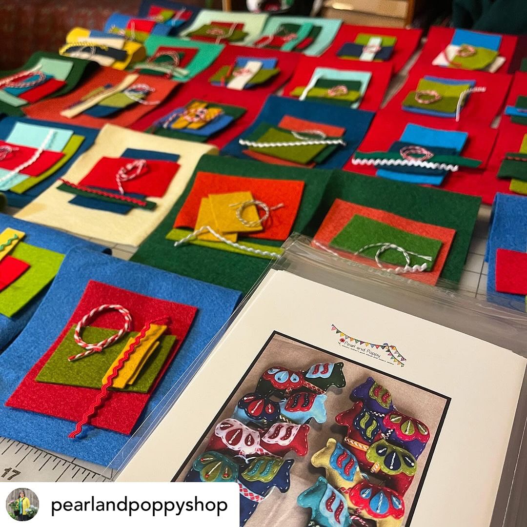 From @pearlandpoppyshop: We are finishing up a new batch of dala horse kits today! I hope to have them in the Etsy shop soon, but if you see one you like let me know!
This is a pretty simple pattern that most people could complete in an evening. The kit comes with wool felt, wool stuffing, reusable pattern and instructions, beads, ric rac, and baker’s twine for hanging.
Why not make some special ornaments as gifts this year?