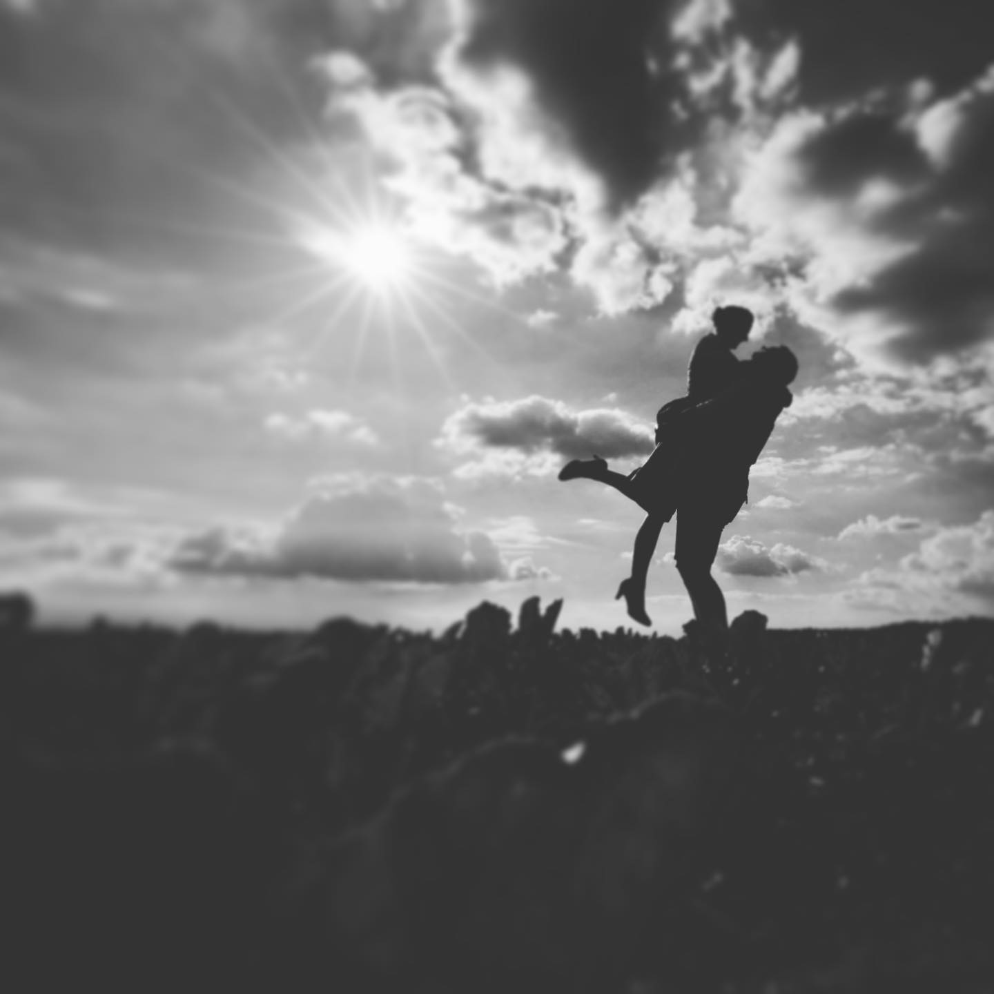 Lets go creative... I love to try new things. This is one more picture from a recent wedding 👰🏻 in Austria. What do you think about it?