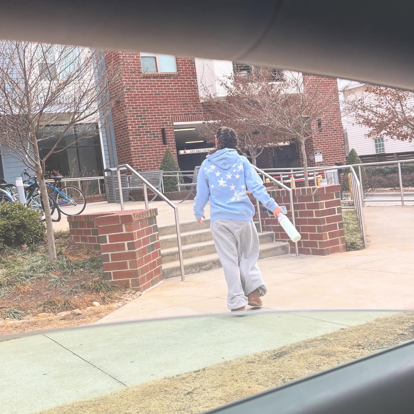 She doesn’t stop even on Sunday. Voice&Piano training!