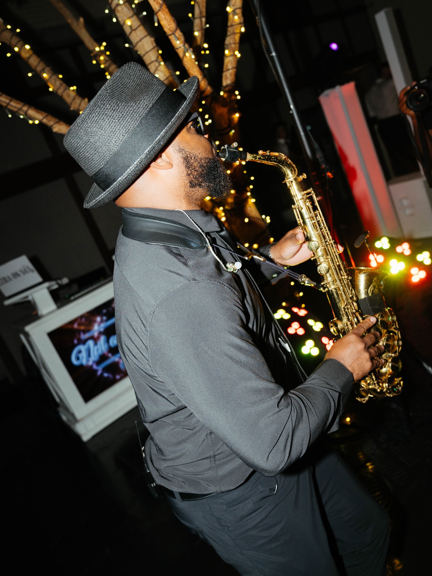 That brass shines bright🎶🎷
-
#weddingsaxophonist #liveentertainment #weddingentertainment