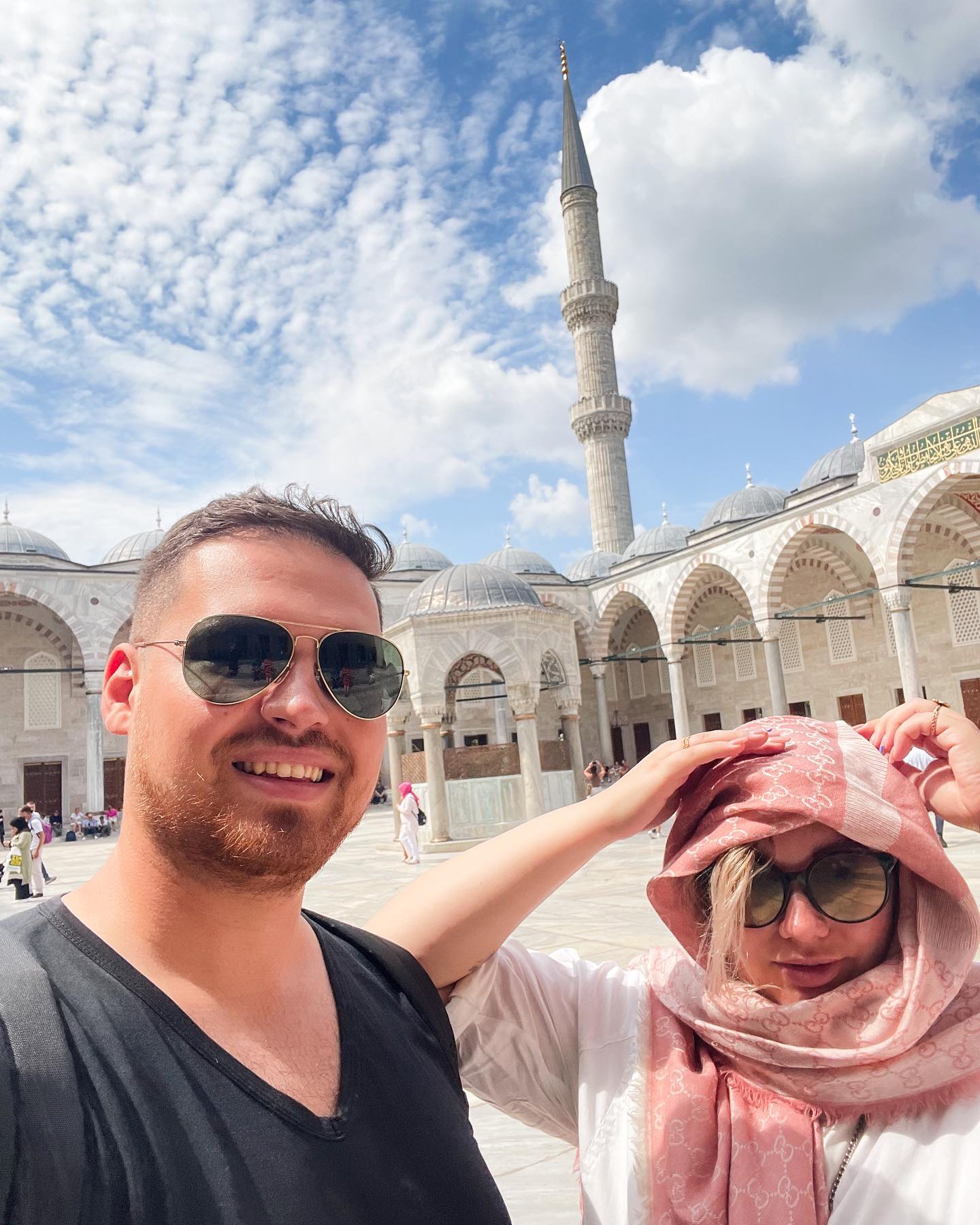 We’re officially mosque explorers 🕌
#istanbul #hagiasophia #bluemosque #off #offbuton #afterhours #turkey