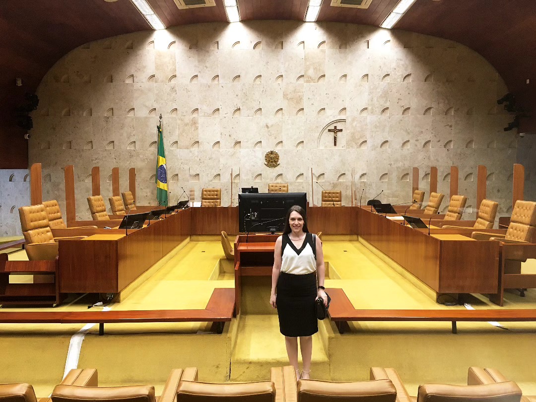 Lembrança do dia em que estive na mais alta corte do país! 💜 Cada dia que passa, gosto mais do que faço! #STF #Brasília