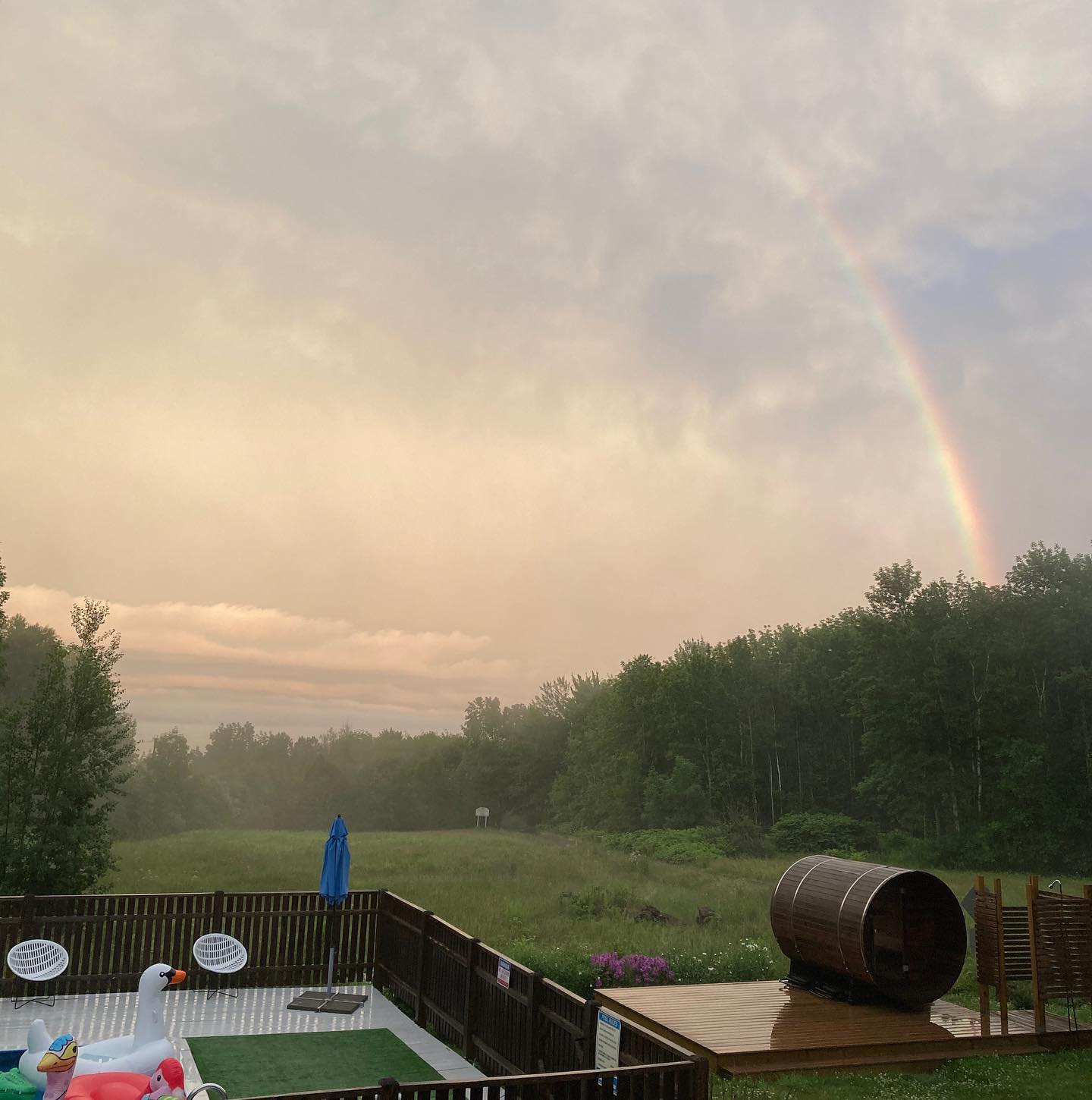 Just the end of of the first rainbow of the summer! And, in case you haven’t heard, people from NY, NJ and CT no longer need to quarantine before coming to Maine. 🌈☀️☔️#lincolnvillemotel #maine #rainbow #summer #sauna #pool #oceanview #besafe #wearamask