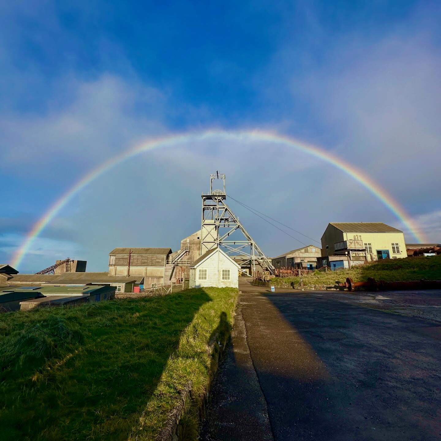 Geevor rainbow 🌈
Think there will more likely be a pot of tin at the end of this one though.
#geevortinmine #rainbow #cornwall #bbcweatherwatchers #lovecornwall