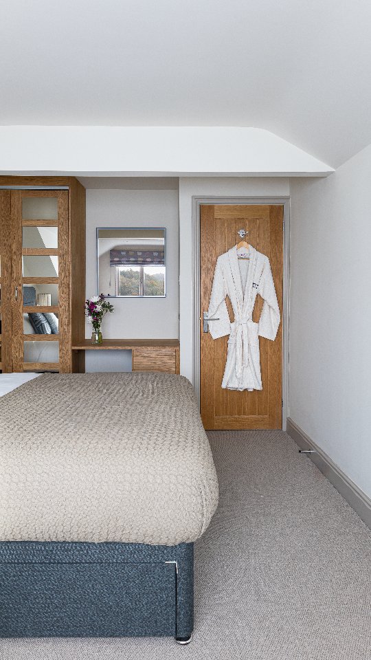 We created a made-to-measure oak sliding wardrobe with mirrored panelling, cleverly designed for a tighter space. Not only does it bounce natural light around the room but when fully slid back it becomes a full-length mirror — perfect for those last-minute outfit checks beside the built-in vanity unit, which forms part of the wardrobe itself.
We didn’t stop there…
The floating solid oak bedside tables keep things light, modern and effortlessly stylish, while perfectly complementing the built-in units.
And the finishing touch?
Handcrafted solid oak picture frames, beautifully showcasing the stunning work of @lloughtonphotography
📷: @thecontentbubble
📩 DM us or email: contact@borgwoodworkdesigns.com
.
.
.
.
.
#BespokeJoinery #OakInteriors #BuiltInWardrobe #CleverDesign #Handcrafted