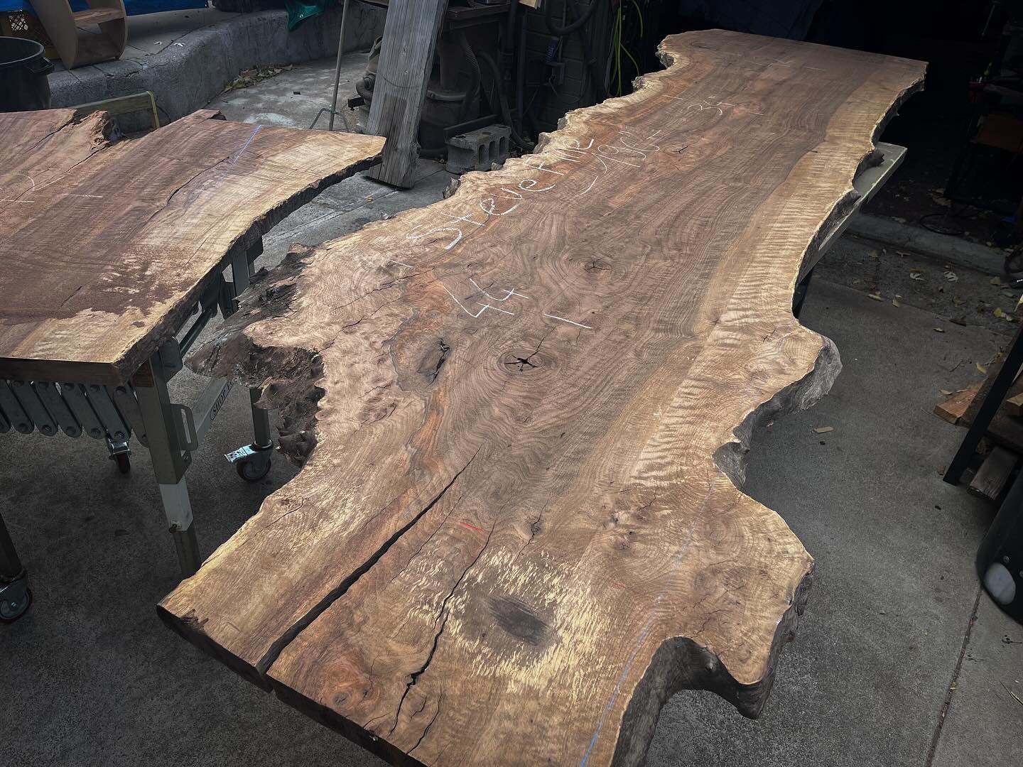 Start the day with a 16’ slab of walnut for a demure 130” headboard. She’s a true monster - stay tuned to see the progress 🪵
…
#StumpfWoodworks #MakeGaragesDirtyAgain #TreeToTable #Lacquer4ever #ModernRustic #ReclaimedBeauty #LiveEdge #Urbanwood #HandcraftedFurniture #SustainableFurniture #NevadaArt #LiveEdgeFurniture #RusticModern #Woodworking #Handmade #Organic #RenoMade #MountainModern #MadeInReno #BespokeFurniture