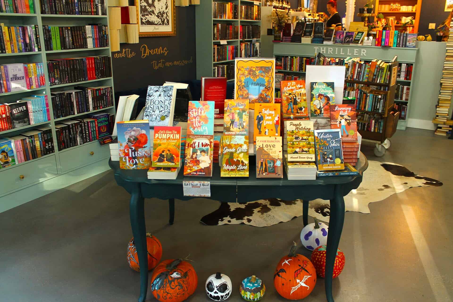 In the heart of Brooksville, a cozy new partnership is brewing, quite literally. Citrus and Sage Bookshop, a local bookstore that opened its doors just six months ago, has teamed up with The Bean & Bubble, a coffee company that moved into the shop in late August. Together, they’re offering something rare for Hernando County: a space designed for connection, creativity, and community, and one that’s resonating with Millennials and Gen Z.
Read more about the new partnership at the link in my bio.