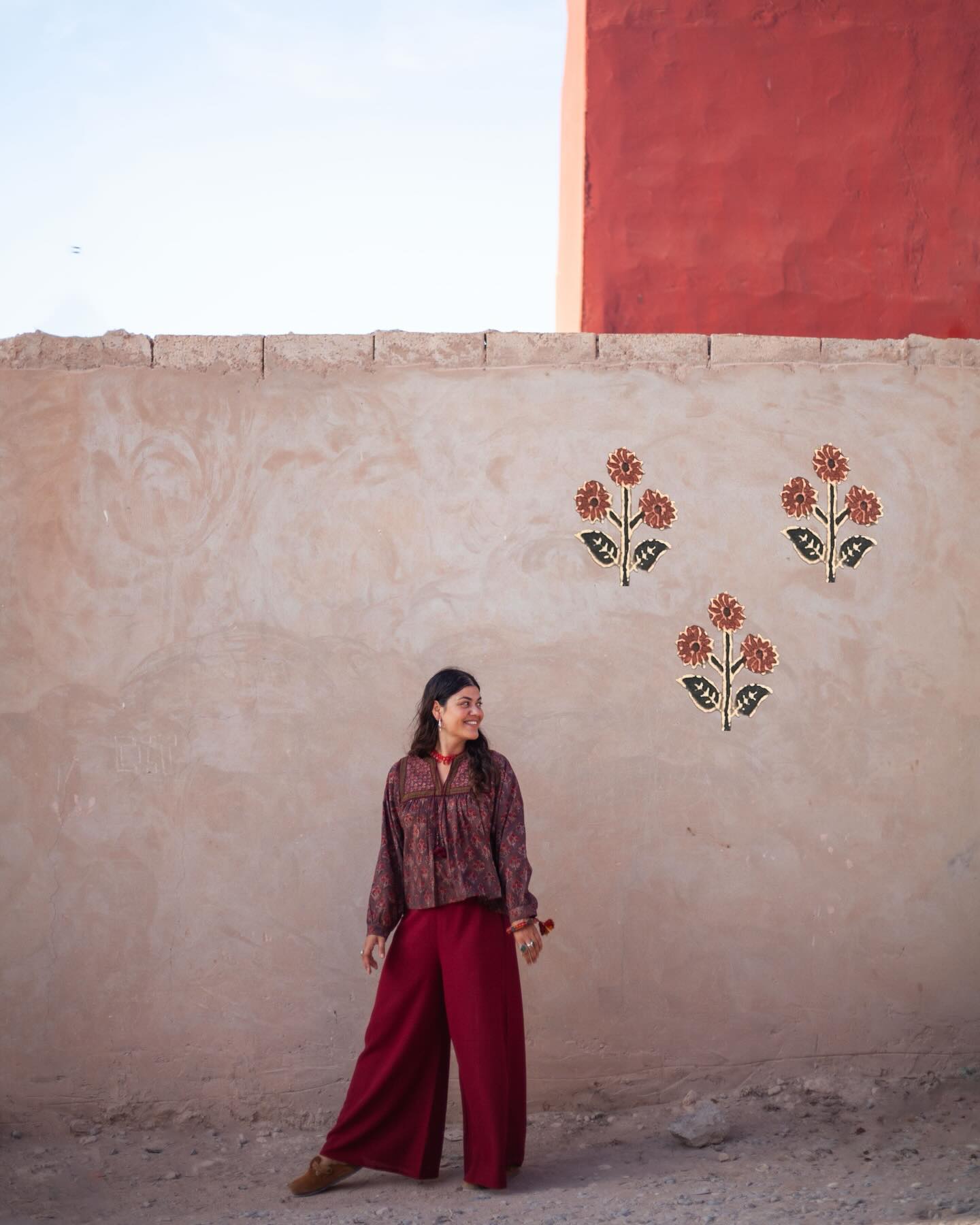 The Cinnamon Garden Blouse 🧡 A blouse made from a thoughtful mix of three different fabrics, brought together in one design. Finished with a beautifully stitched bodice and handcrafted tassels ✨
Worn by @christinegialamatzi