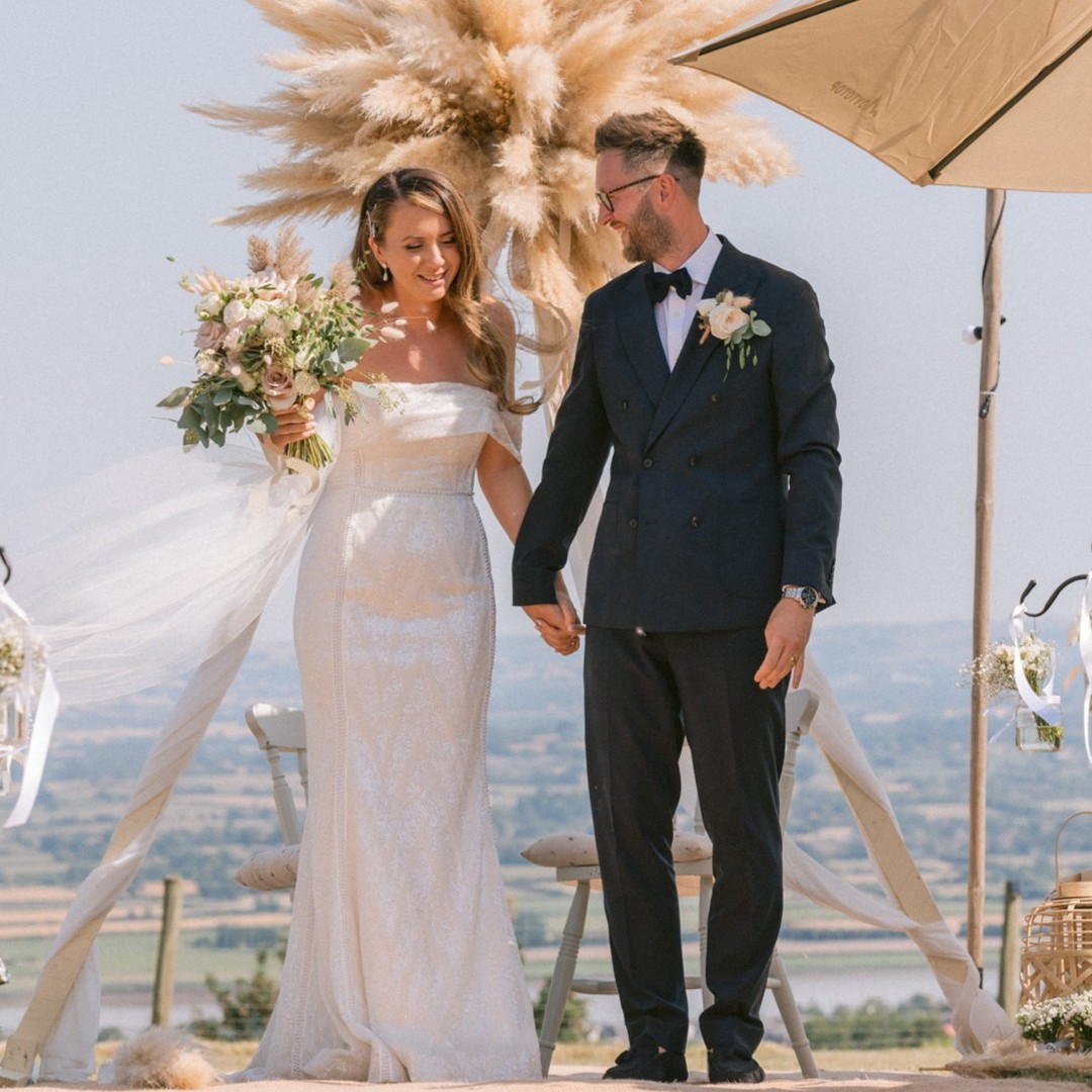 Dejar de caminar como dos, para empezar a avanzar como uno ❤️💍
Pudimos disfrutar de un espectacular día junto a Kez y Adie en Inglaterra 🇬🇧
#unsolocamino #parasiemprejuntos #boda #bodas #wedding #fotodeboda #enlace #siemprejuntos #siquiero #vivanlosnovios