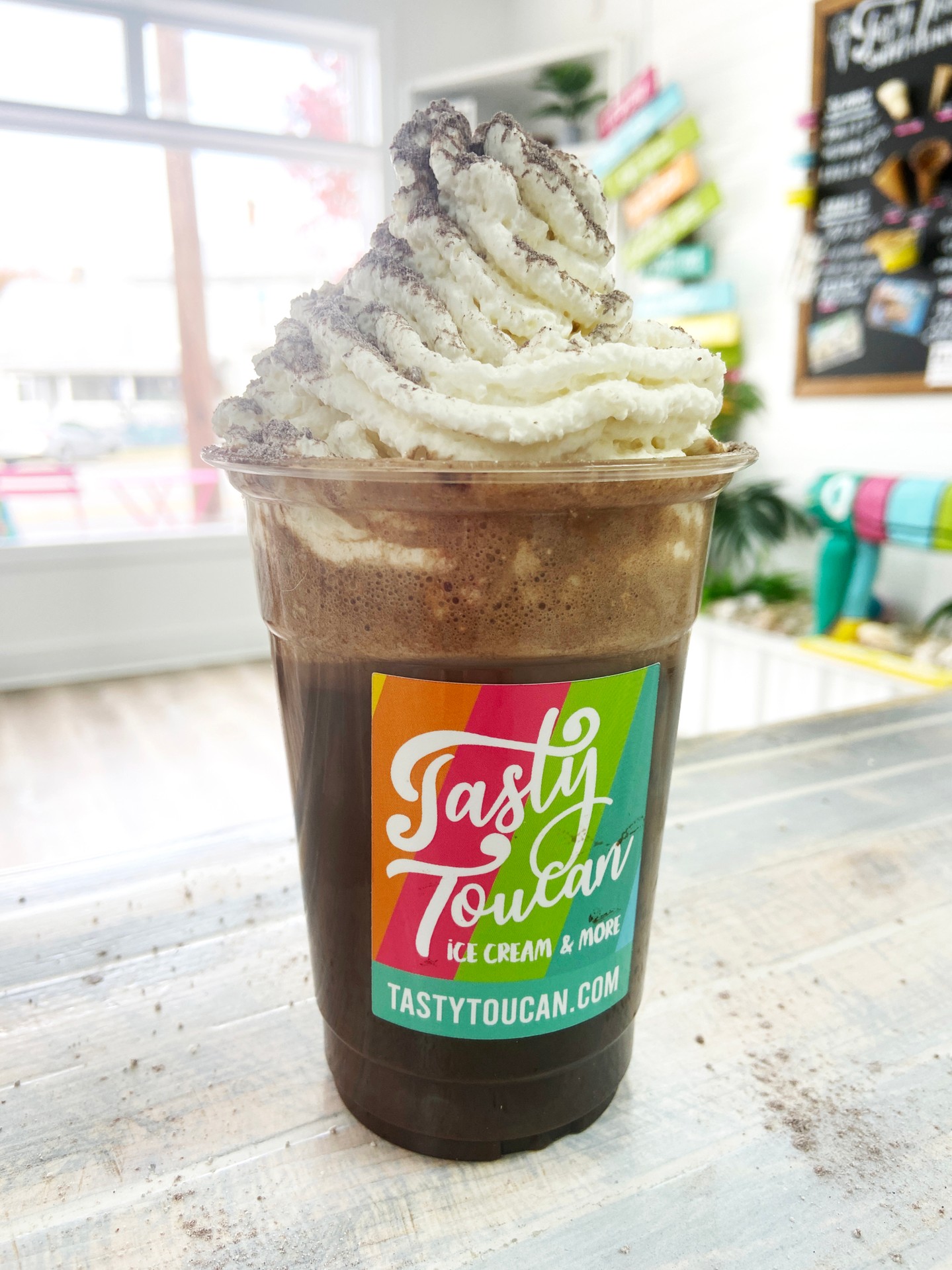 As the colder months start to roll in, don't forget about our hot cocoa floats - the perfect blend of warm hot cocoa and creamy ice cream. It's the ideal treat to cozy up with! 🍫☕🍦 #ilovetastytoucan #icecream #milkshake #kentisland #madeinmd