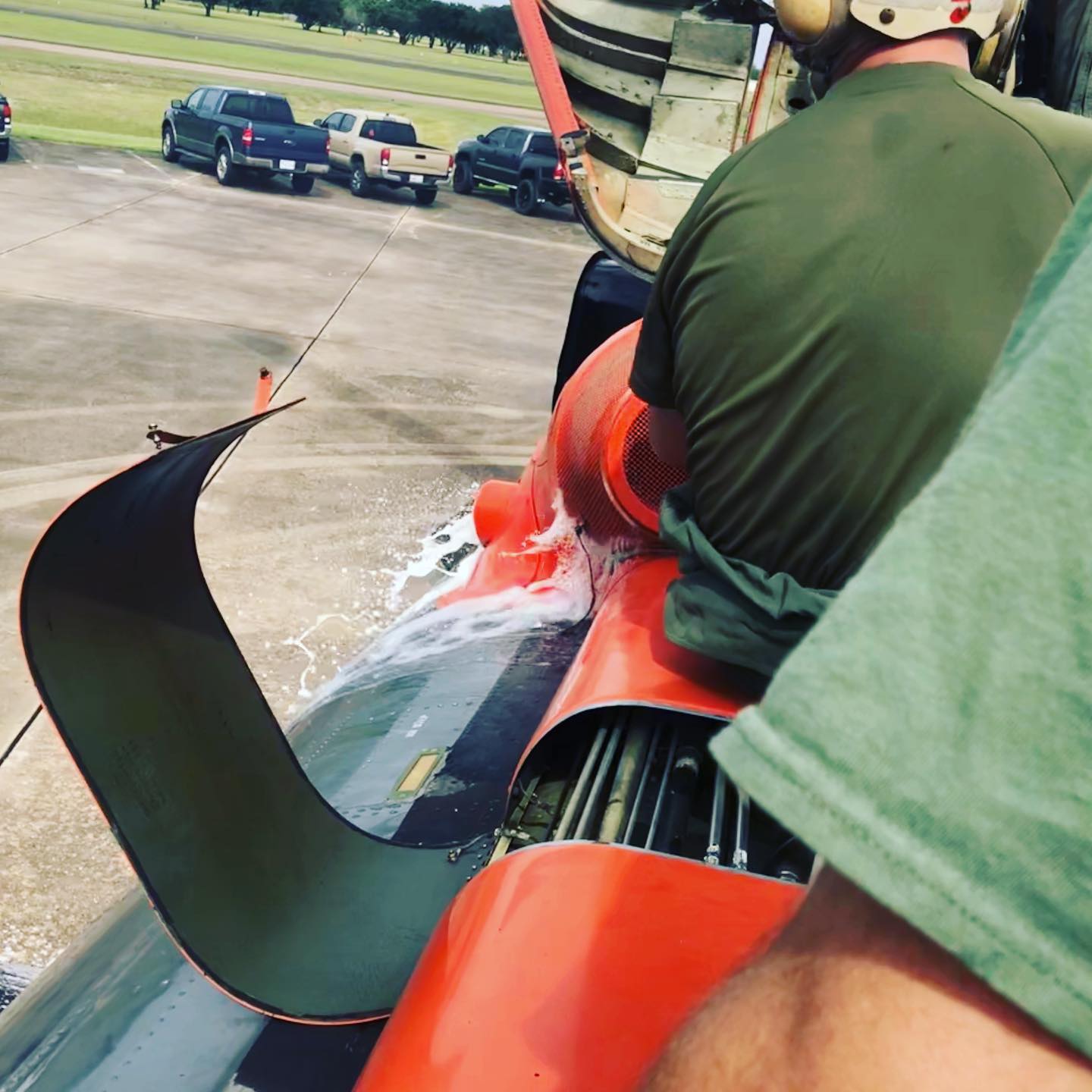 Engine wash #military #tx #texas #merica #usa #army #navy #airforce #marines #coastguard #sar #recruitment #nusafm #pedro #phrog #phrogsforever #pedro-01 #rappelling #petzel #petzel_official #America #hh46 #ch46 #rigging #pilot #crewchief #ao