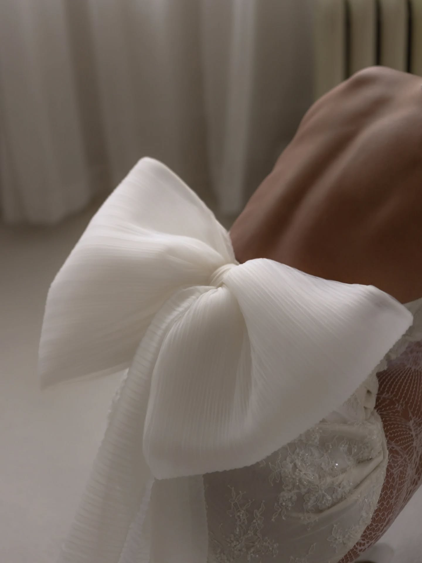 Not for the subtle bride. Not for the “less is more” moment.
The Laurel Mini — a beaded lace reimagining of our beloved Laurene — finished with an oversized pleated tulle bow that refuses to be ignored.
Shorter. Bolder. Unapologetic.
Now available to try on at our trunk show at @alwaysknewineeded until the 14th.
Book your appointment directly with the store before it’s gone. ✨
#OUMABridal #LaurelMini #MiniWeddingDress #BridalTrunkShow #OttawaBride