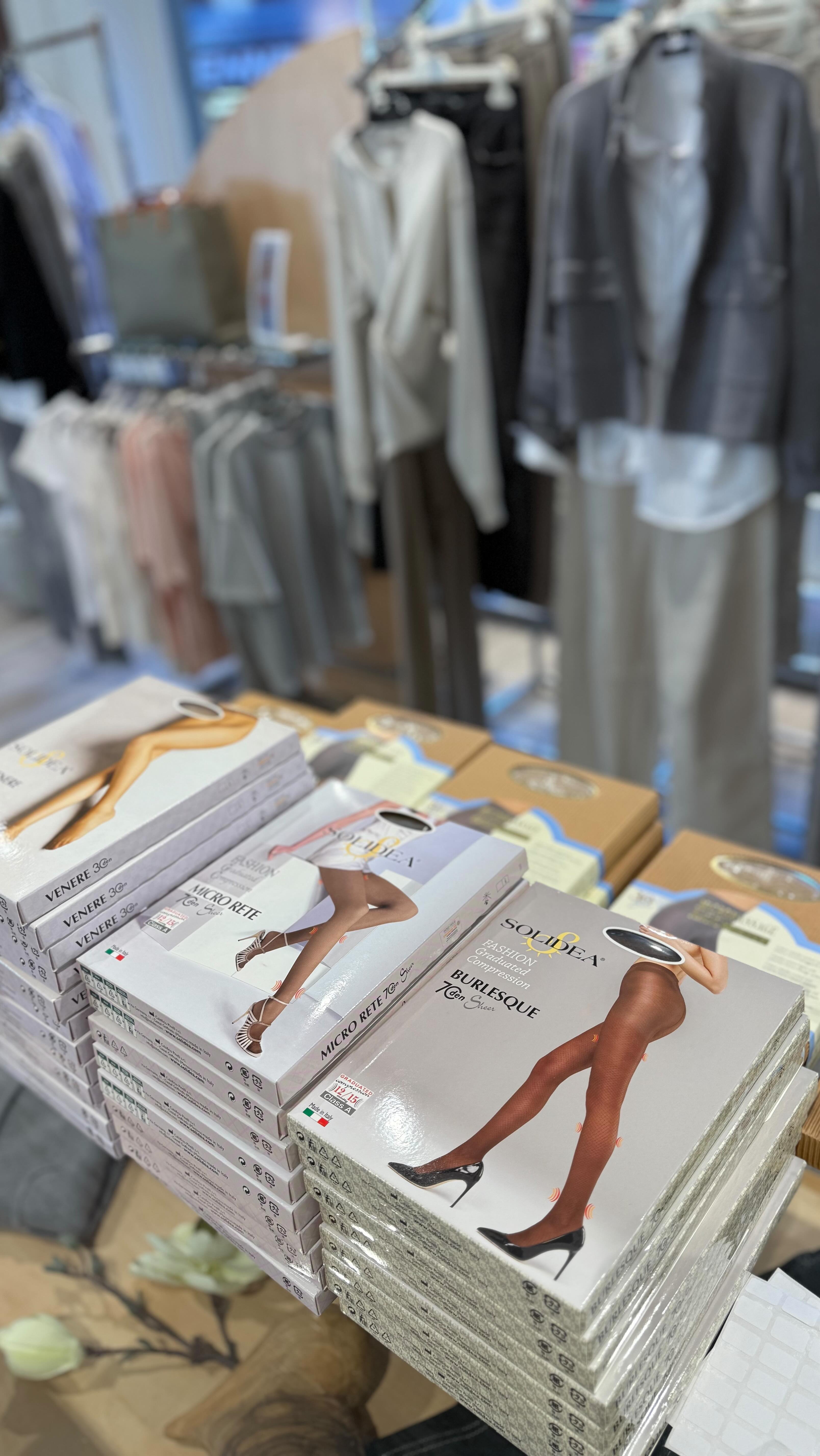 ✨ Neu bei IN MODA in Jona! ✨
Die wunderschönen Strumpfhosen von Solidea sind da 💃🖤
Mit abgestufter Kompression – für tolle Beine & extra Wohlgefühl den ganzen Tag ✨
👉 Jetzt vorbeischauen bei Stefania und dein neues Lieblingsstück entdecken!
Support your local boutique 💕