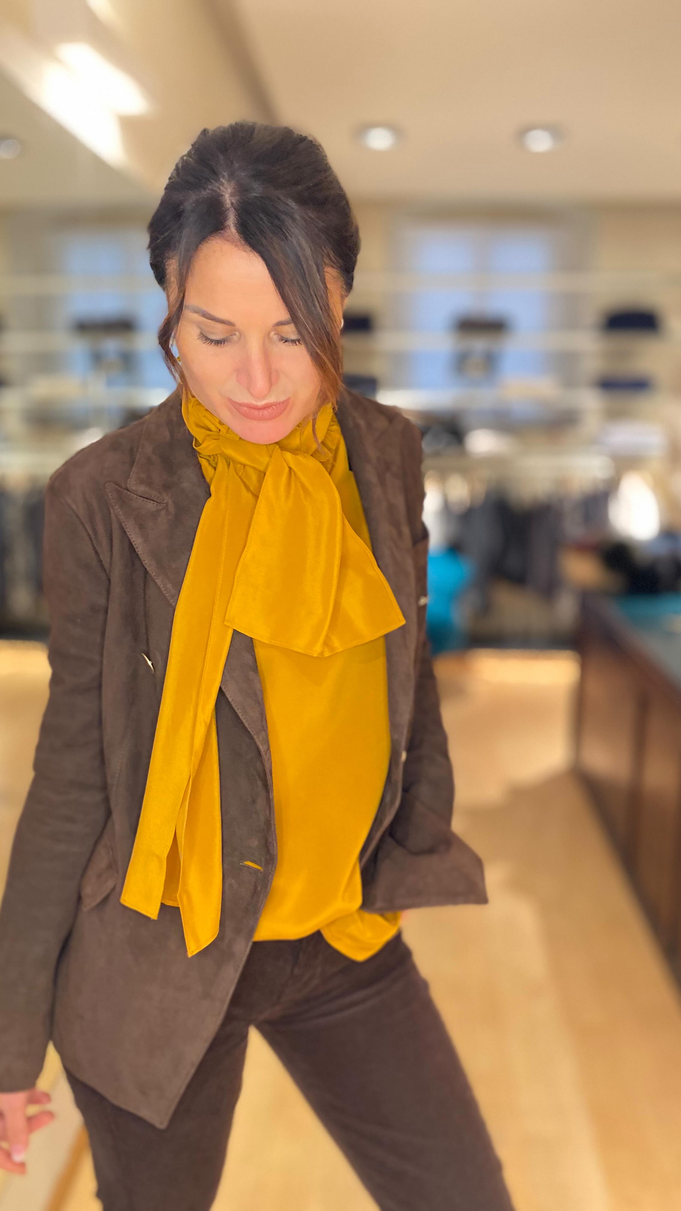 Ultime taglie di queste bellissime camicie in SALDO!
Prezzi qui sotto:
Camicia Momonì in seta da €335 a €234
Camicia Momonì fiori da €398 a €278
Camicia senape Weekend MM da €295 a €206
Camicia Alessia Santi da €215 a €150
Camicia Alessia Santi al 50% da €279 a €139
#camicie #camiciedonna #abbigliamentodonna #bogliasco #luxuryfashion