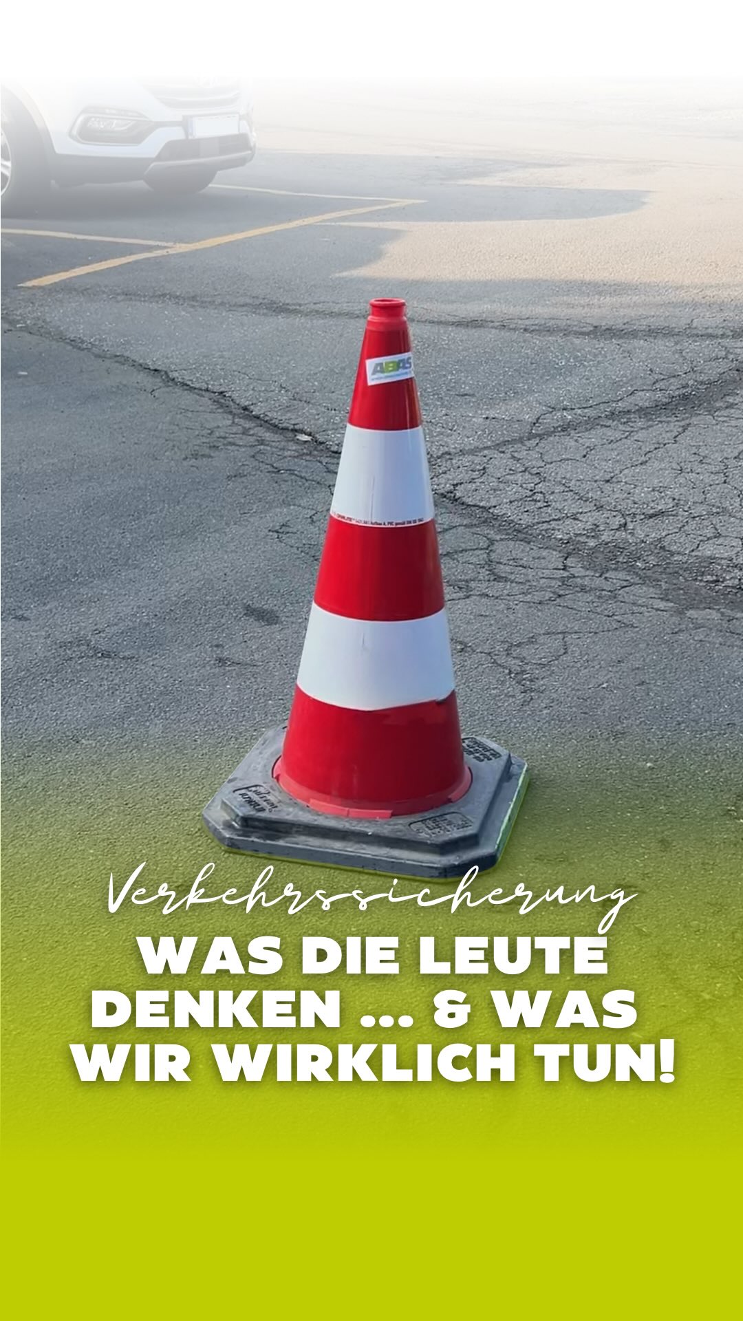 🎭 Was Leute denken, wir machen:
Kaffee schlürfen ☕, Leitkegel wie Konfetti werfen 🎉 und Sascha heimlich als TikTok-Koch-Influencer 🍳🎥
⚠️ Was wir wirklich machen:
Baustellen absichern 🚧, Verkehrschaos verhindern 🚦, Verantwortung schultern 💪, Nachtschichten durchziehen 🌙 – und dafür sorgen, dass Frankfurt sicher bleibt 🏙️
Aber hey… bei Sascha habt ihr natürlich vollkommen Recht 😅😂
#verkehrssicherung #baustellenrealität #frankfurtverkehr