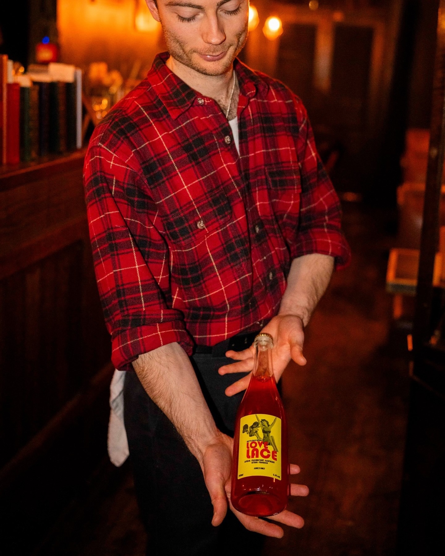 A small sip from us ....
*Lovelace* is our Valentine’s cocktail, of @aperolspritzuk , raspberry, passionfruit, citrus and a touch of Prosecco which will be served as your welcome drink this Valentine’s with every table booking - its a small sip from us while you settle in and peruse the menu.
Valentine’s Weekend bookings are now open for tables of 2. Click the link in bio to book your tables today 🗝️
Booking required for welcome drink package
As usual walk-ins always welcome!
#BerryAndRye #LittleLove #ValentinesWeekend #DateNight #speakeasy