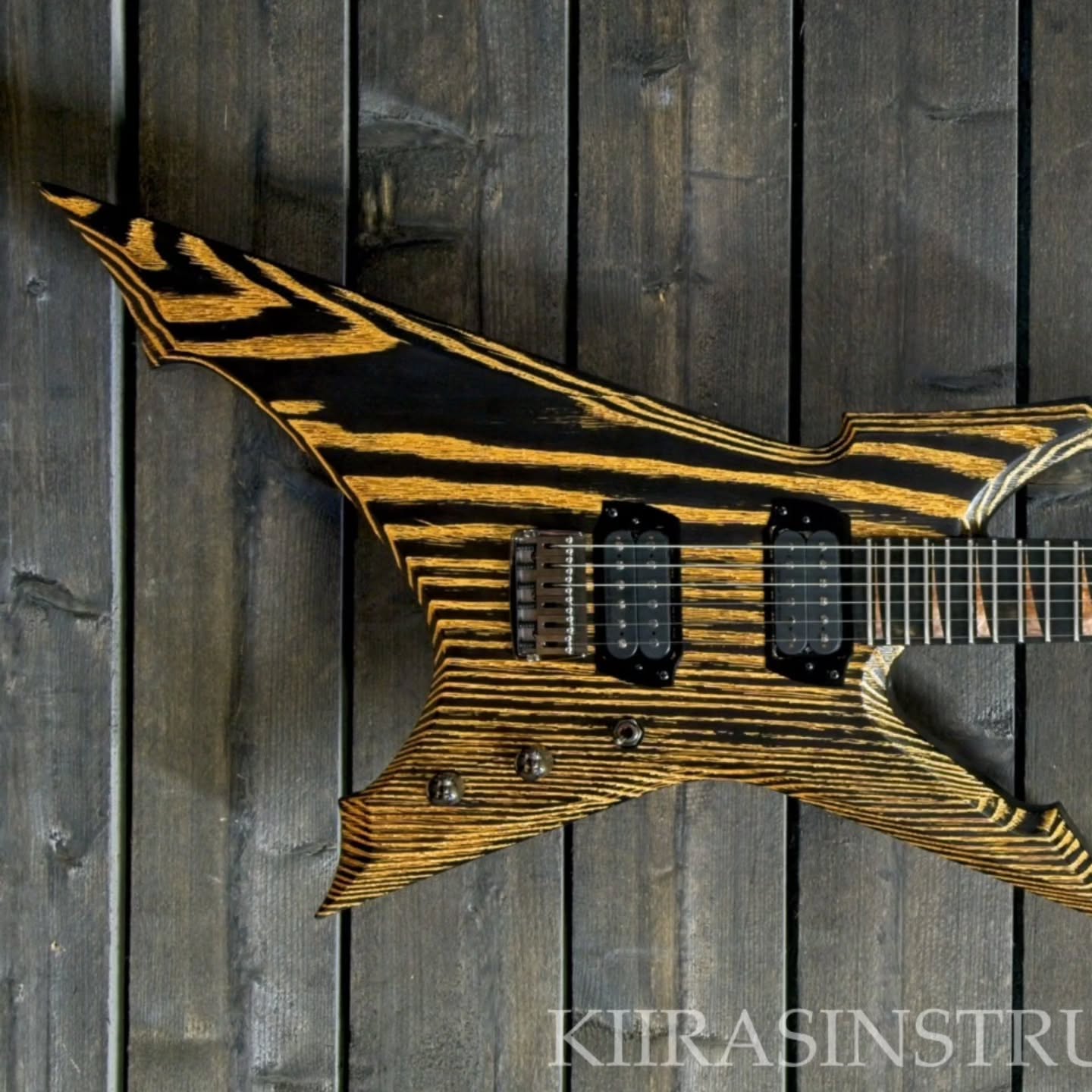 FOR SALE 2295€ including shipping within continental EU in a hard shell case.
Ash wood body, gold filled woodgrain, Gotoh FX510 bridge and SG381 MG locking tuners, Seymour Duncan Nazgûl / Sentient pickups, 25.5" scale length, ebony fretboard with acrylic inlays, 24 stainless steel jumbo frets.