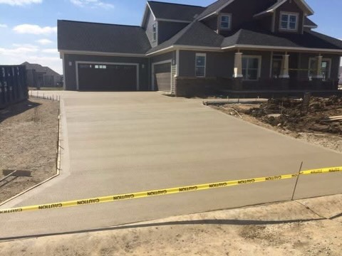 Driveways • Sidewalks • Quality That Lasts
Spring projects are around the corner — if your driveway or sidewalk is cracked, uneven, or just ready for an upgrade, Amstutz Concrete is here to help. We focus on durable, clean finishes built to handle Midwest weather while boosting your home’s curb appeal.
#desmoinesconcrete #iowacontractor #concretedriveway #concretesidewalk #homeimprovement