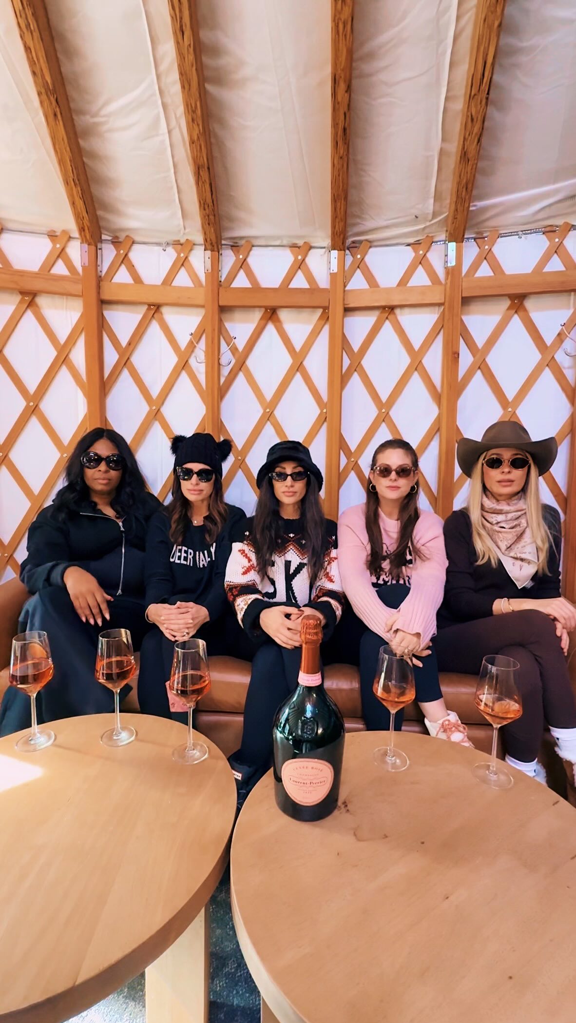 If there’s a choice, we favor the finer fizz.✨🥂
Highly recommend a girl’s mountain trip to @deervalleyresort paired with @champagnelaurentperrier bubbly.🍾
#popthebubbly #girlstrip #winehumor #laurentperrierchampagne #champagnelovers