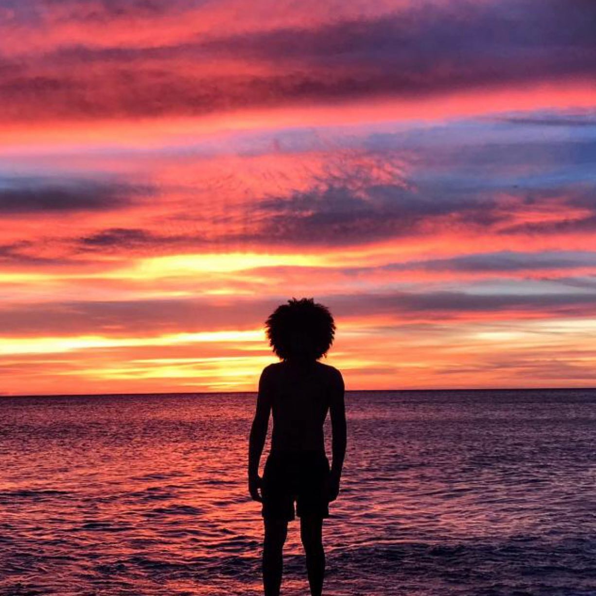 Beautiful sunset @ 5 min walking distance beach @malika_apartments #sunset #curacao #beachlife