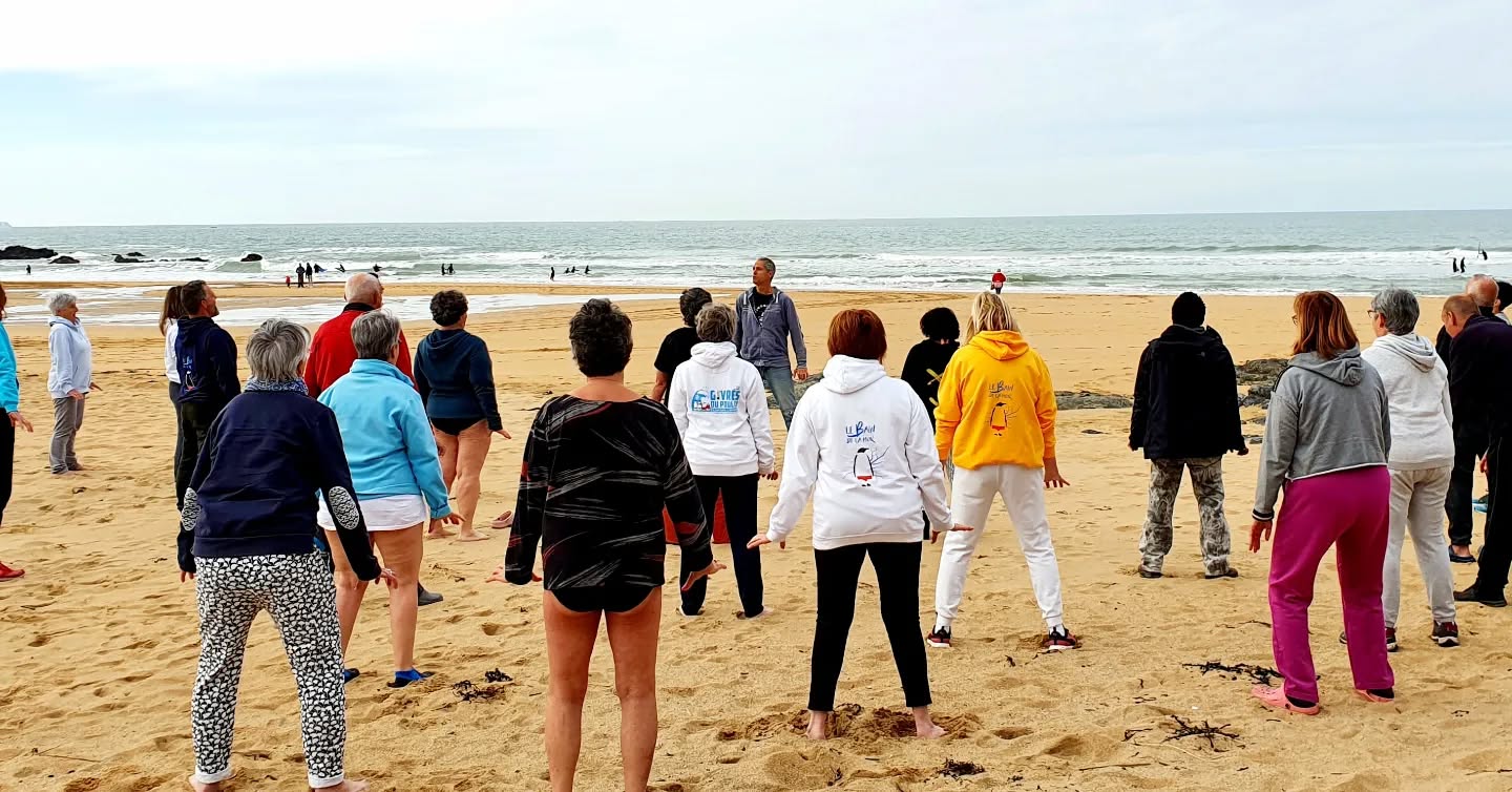 RESPIRE AU POULDU !
Cet été la coach-respiration est dans le Pass Nature et le Pass Bien-être du service des sports de la commune de Clohars-Carnoët.
Mon approche conjugue différentes techniques de contrôle respiratoire qui ont en commun les mêmes bienfaits : apaiser le système nerveux, stimuler le système vagal qui active les processus de réparation et de régénération du corps, optimiser l’oxygénation des tissus profonds pour retrouver de l’énergie. Plus d'infos sur mon site : www.ericruff.fr
Alors venez respirer avec moi sur la plage de Bellangenêt au Pouldu le dimanche à 17h en août !
Inscriptions uniquement auprès de l’Office de Tourisme du Pouldu 02.98.39.93.42. Celui-ci est situé place de l’Océan au Pouldu.
https://www.calameo.com/books/000070916afbd74ed05b5
#coach
#respiration
#bienetre
#pouldu
#cloharscarnoet
#finisteresud