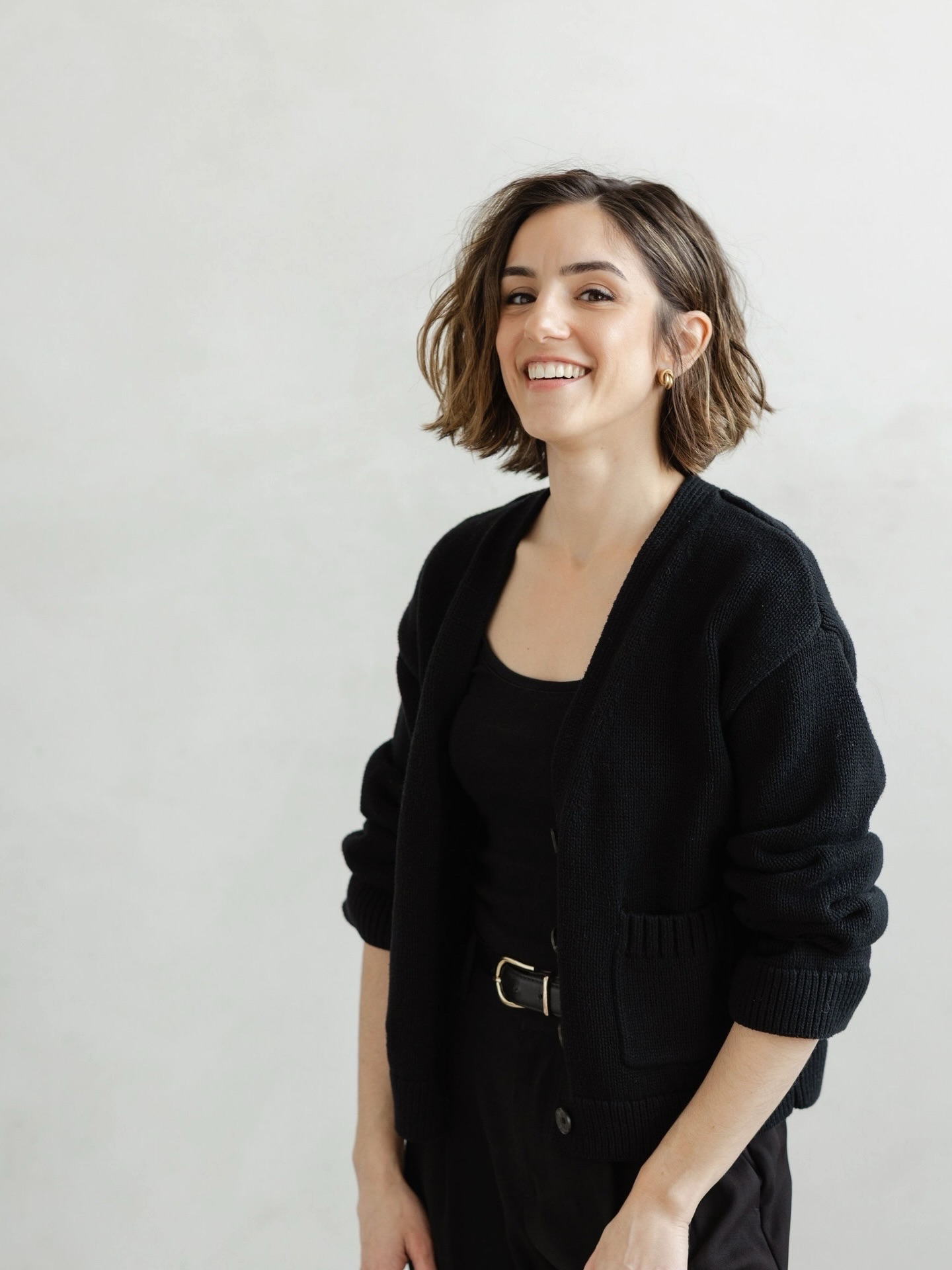 Heard that 2026 is the new 2016… the fact that there is a DECADE between these headshots is wild to me 🤯
The only advice I would give to 21-year-old Jennafer would be to keep her head up, and put those tweezers DOWN… anything beyond that would be a waste of breath because she wouldn’t take my advice anyways.
I could tell her that in 10 years, she’ll look back and feel so proud.
That she’ll work for the most amazing clients who will leave reviews so kind she’ll be moved to tears.
That Beyoncé will see her sign at a concert and acknowledge her by name.
But alas, time travel isn’t possible (yet). And even if it was, I wouldn’t want to ruin the surprise 💗
ANYWAYS… new profile pic, who dis?
📸 by @calvinleephotography for @augustmedia.ca
Regretfully cannot remember which kind photography student at Sheridan snapped my 2016 headshot (but thanks whoever you are!!!)