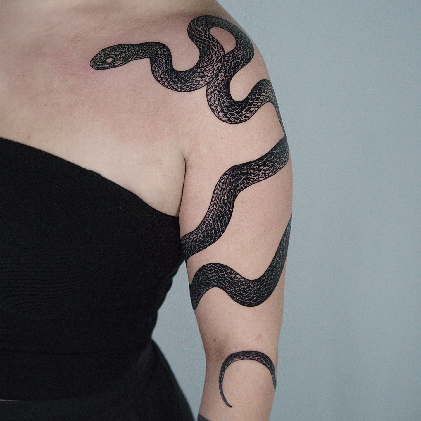 Black snake for Cha, thank you guys for making the trip from NY π€ loved seeing you again and working with you! Weβll add flowers next time π
+++
According to legend, Cleopatra died in 30 B.C.E. by inducing a venomous bite from an βaspβ, likely an Egyptian cobra..to avoid Roman captivityβ¦
Link in bio for info!
#blacksnake #snaketattoo #oaklandtattoo #hiralupetattoo
