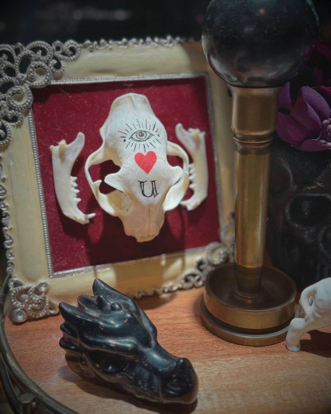 Happy Valentine’s Day!
👁️❤️🫵🏼
#valentines #love #oddities #vultureculture #uniquegift