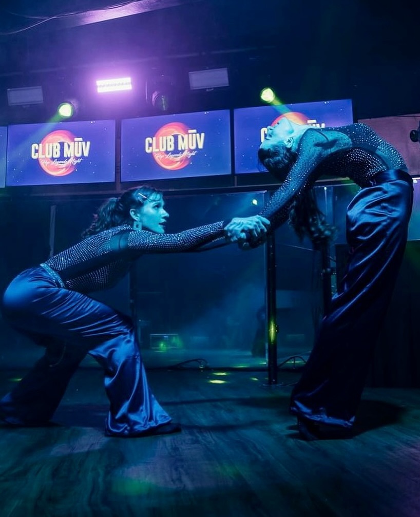 L.A., we’re back & betta than eva! Ya girls are here shooting a commercial for the week but we always got time for friends & shenanigans in the golden state! We love you. We miss you. Let us know where the adventures are at!☀️
Photo by the amazing : @_dashkaa during the magical Club Muv performance💙
~V🫶🏼