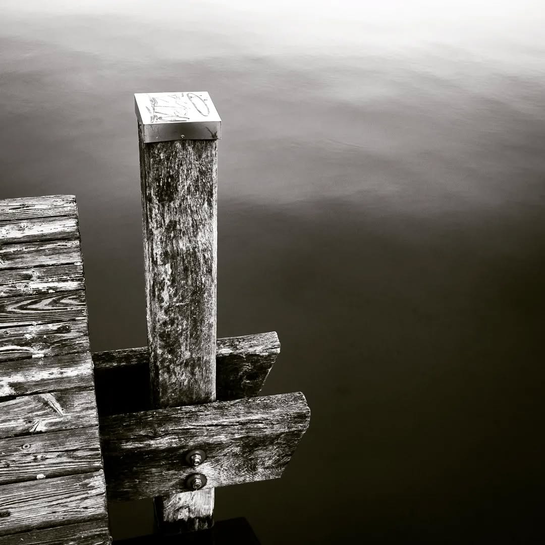 See Studie III
.
.
.
.
#fujixseries #fujix100v #fujifilm #fujifilmde #35mm #fujifilmfeaturetime #wörthsee #bokeh #fineart #fineartphotography #fineart_photobw #finearts #fineartphotographer #palaceoffinearts #fineartist #fineartphoto #see #lake #water #steg #blackandwhite #bw #winter #autumn #fujifilm_global #waterworld #ishootfujifilm #bhop_photography