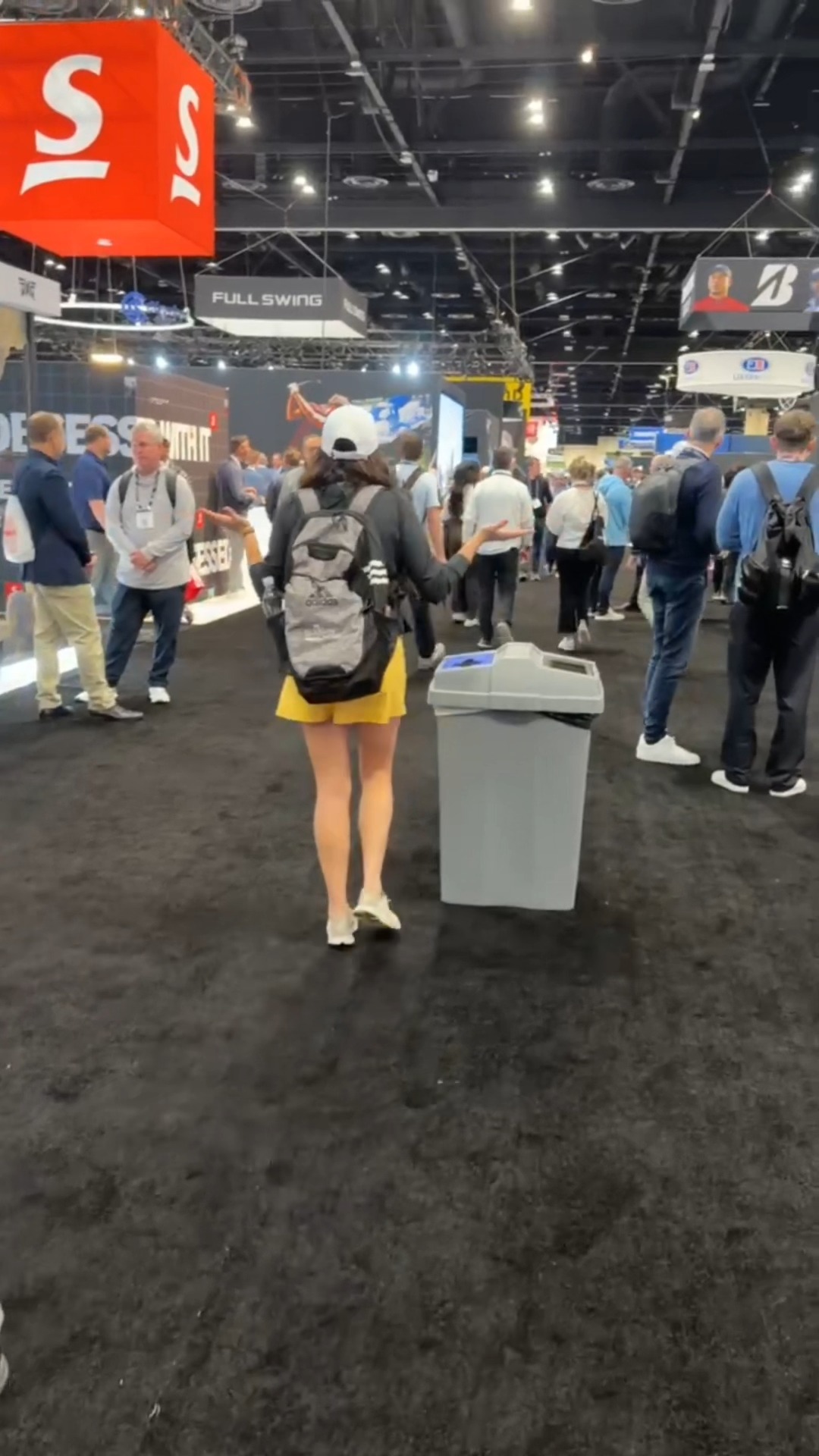 The PGA Show... Better than any dating app ;) #wherethehellismyhusband #whereismyhusband #husbandhunting