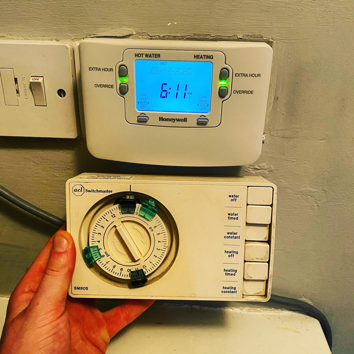 😱 Brining some customers from the dark ages into the 21st century with a new #Honeywell #programmer to replace their old broken one.
👉Follow @stembridgeplumbing 👋
👉Follow @stembridgeplumbing 👋
❤️Double tap❤️
❤️Double tap❤️
____________________________________
👉 Follow @stembridgeplumbing
👉 Follow @stembridgeplumbing
👉 Follow @stembridgeplumbing
____________________________________
👥 Tag a Friend
🛎 Turn on Post Notifications
👨💻 Save to Look at Later
____________________________________
#plumber #heatingengineer #heating #gas #gasengineer #hotwater #radiator #boiler #service #boilerservice #local #angmering #rustington #eastpreston #arundel #chichester #bognorregis #bathroom #bathroominstallation #gasman