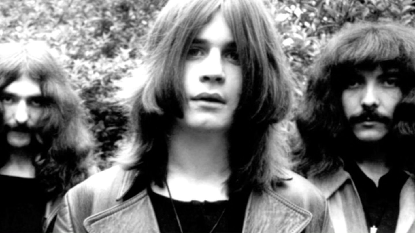 RIP, Ozzy Osbourne 🖤
Black Sabbath sparked the birth of heavy metal—and your solo work carried that flame onward.
Thank you for the inspiration, the energy, and the immortal legacy.
🖤🤘🖤
#RIPOzzy #BlackSabbath #PrinceOfDarkness #HeavyMetalLegend