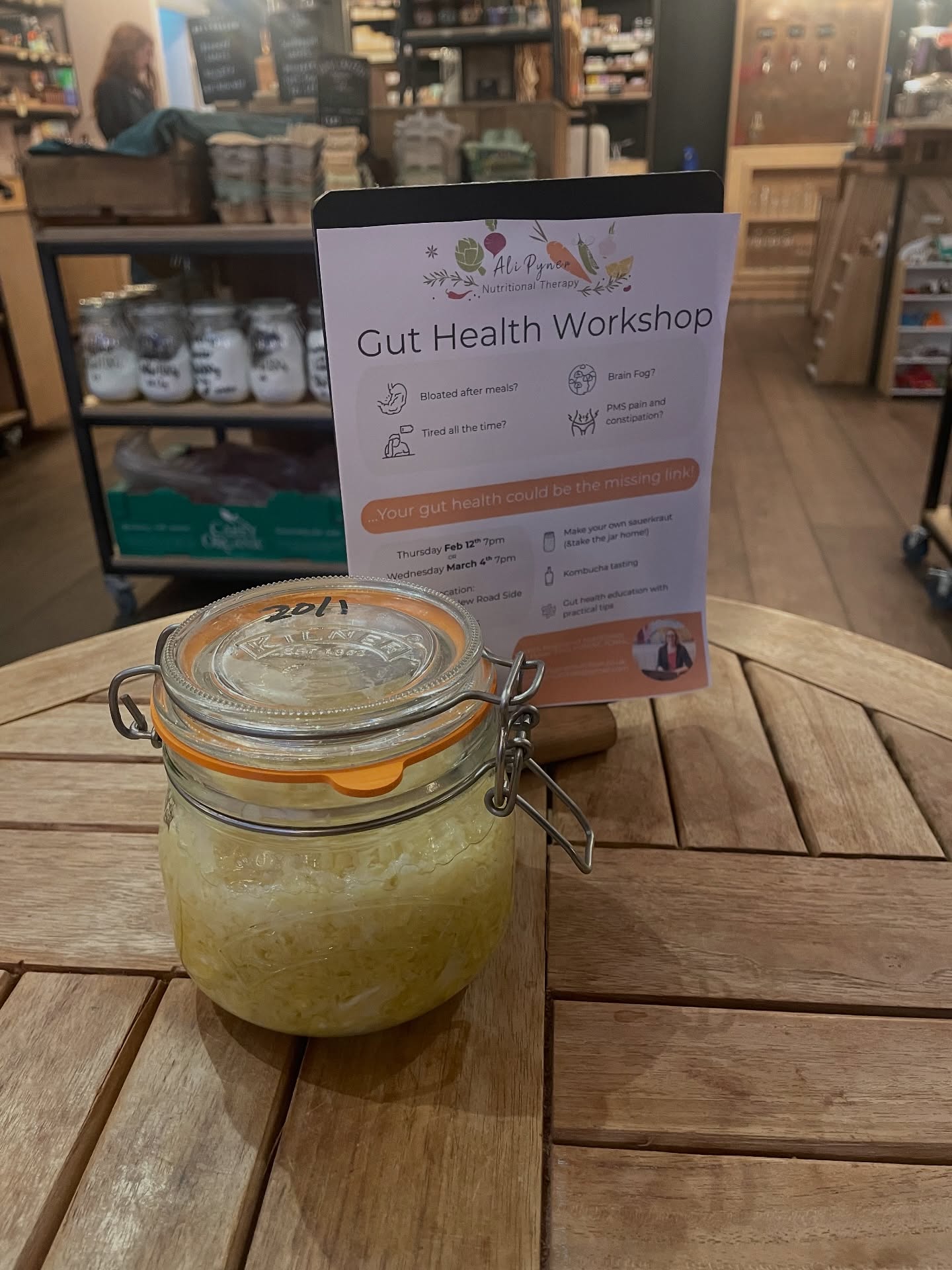 Want to learn about fermented foods and how they can support your gut health? I’ll teach you how to make sauerkraut but more importantly, why it’s good for you. I cover a lot of different symptoms and provide practical tips to support gut health. Visit my website to book:
February 12th 7pm OR
March 4th 7pm
location: @zeromudaleeds
Tickets are just £15 and you’ll get your jar of sauerkraut to take away. #guthealth #leeds #horsforth #kirkstall #leedsevents
