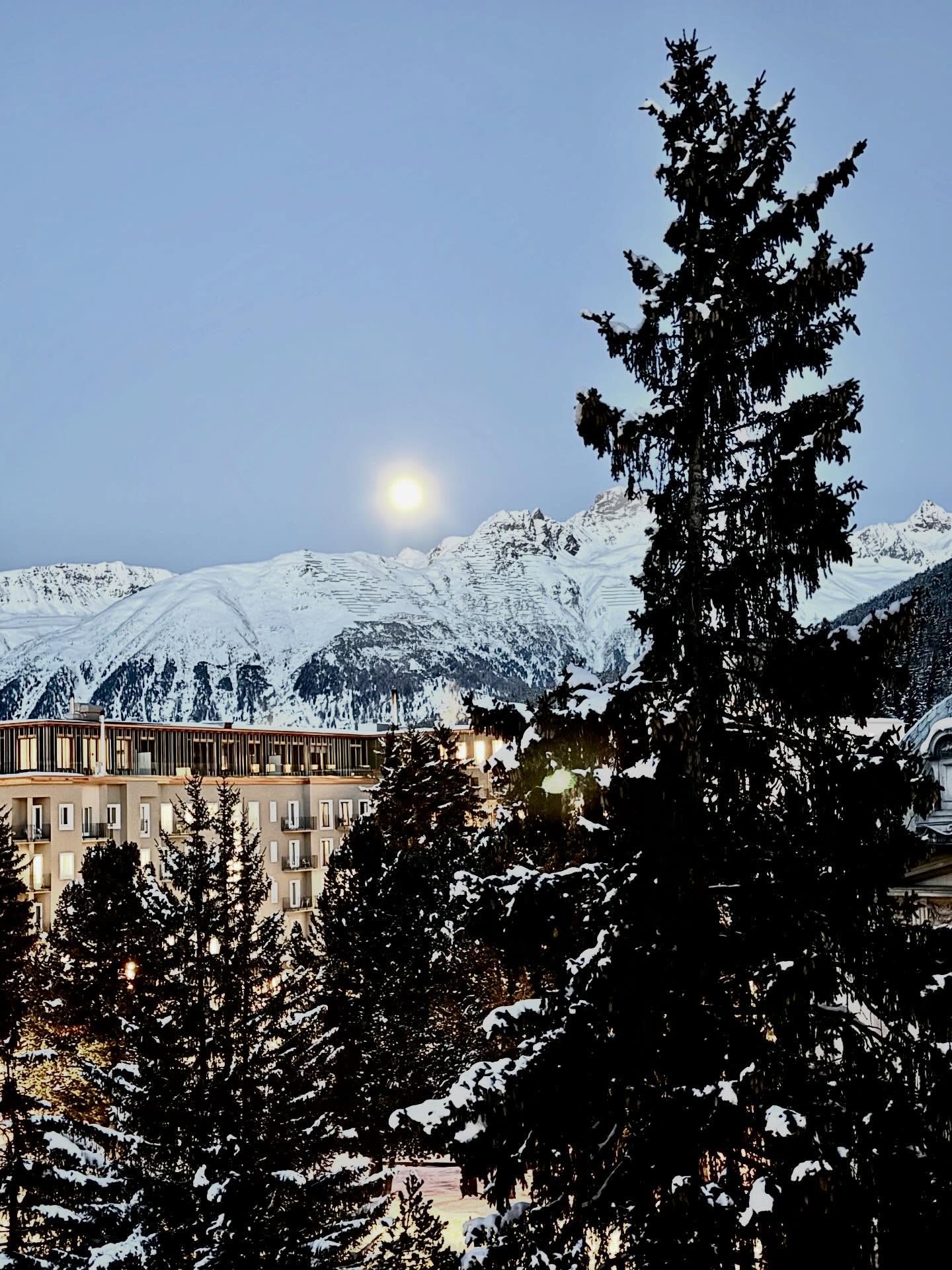 Moon over St. Moritz #stmoritz #switzerland🇨🇭 #swissalps🇨🇭 #travelbloggers #retireandtravel @stmoritz