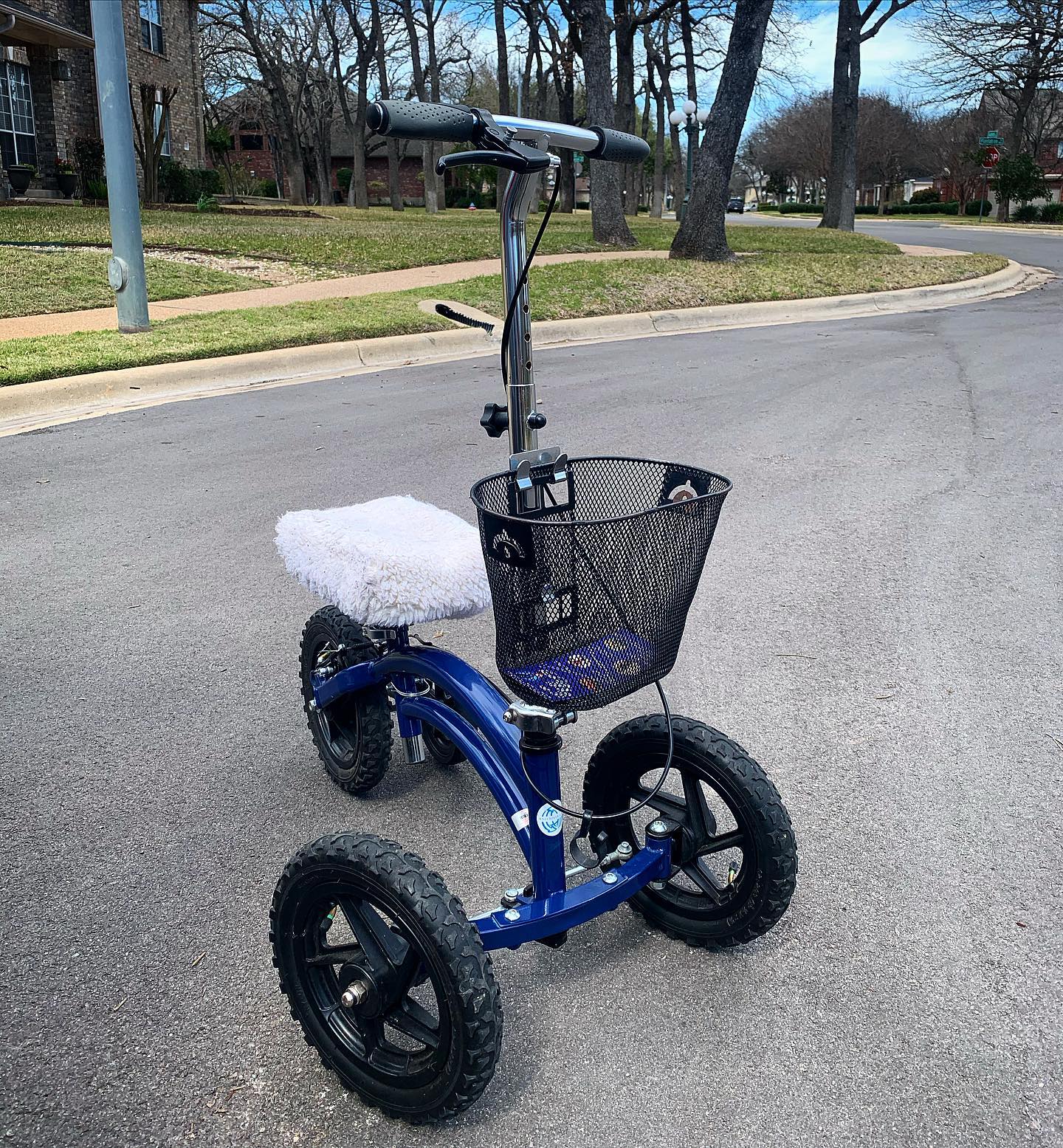 We Deliver!
Call or Text 512-598-1411
www.austinkneescooter.com
#kneescooter #austin #austinkneescooter #allterrainkneescooter #kneerover #hybridkneescooter #footinjury #anklesurgery #atx #austinregionalclinic