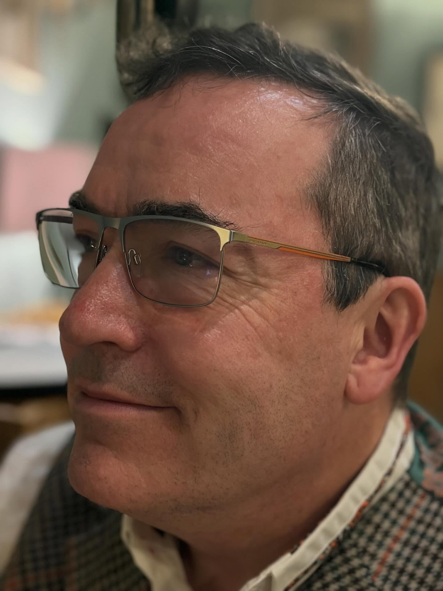 Mark is looking very handsome modelling his latest pair! 👓 These are just one example of some beautiful Jaguar frames we have recently added to our extensive range.
Come and take a look!
@mccrackenopticians
#designeyeweargroup
#uttoxeteropticians
#jaguareyewear
