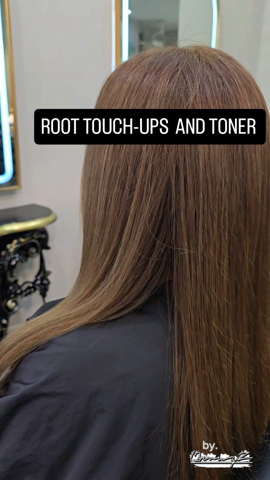 Just back from a hot, sunny holiday ☀️
Sun, sea and heat caused the colour to fade and left the hair feeling sun-burnt.
We decided on a subtle but effective change — going one shade darker, refreshing the roots and refining the lengths with a soft toner on the ends.
A small service, big impact ✨
The hair now looks more dense, stronger and healthier, with beautiful depth — still light, never flat.
Sometimes the biggest changes come from the simplest adjustments.
Very happy with today’s result 🤍
📍 Marylebone, London
🎨 Colour created using L’Oréal INOA – ammonia-free colour
#MaryleboneSalon #MaryleboneHair #LondonHairStylist
#HairTransformation #SubtleLuxury HealthyHair
AmmoniaFreeColour LorealInoa SunKissedHairFix
LowMaintenanceColour QuietLuxury