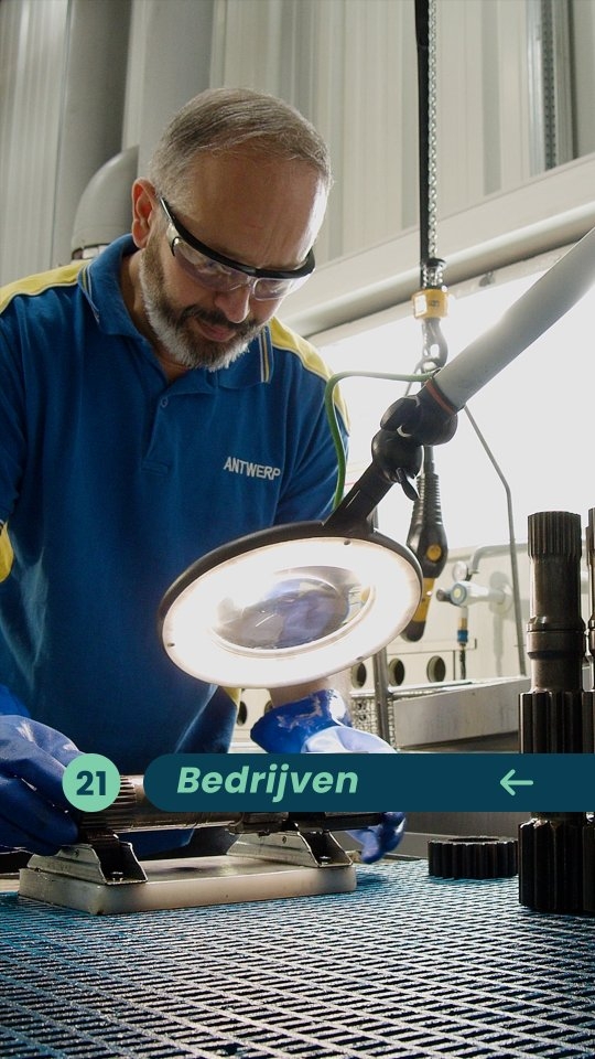 Bedrijven in beeld
Throwback nr. 21 uit 25 jaar Ingeblikt: 𝘣𝘦𝘥𝘳𝘪𝘫𝘷𝘦𝘯
Van KMO tot multinational: we brachten hun verhalen tot leven. We filmden processen, productie en innovatie – maar vooral de mensen die het waarmaken. Een terugblik op 25 jaar bedrijvigheid voor de lens.
#25jaarIngeblikt #throwback #videoproductie #bedrijfsvideo