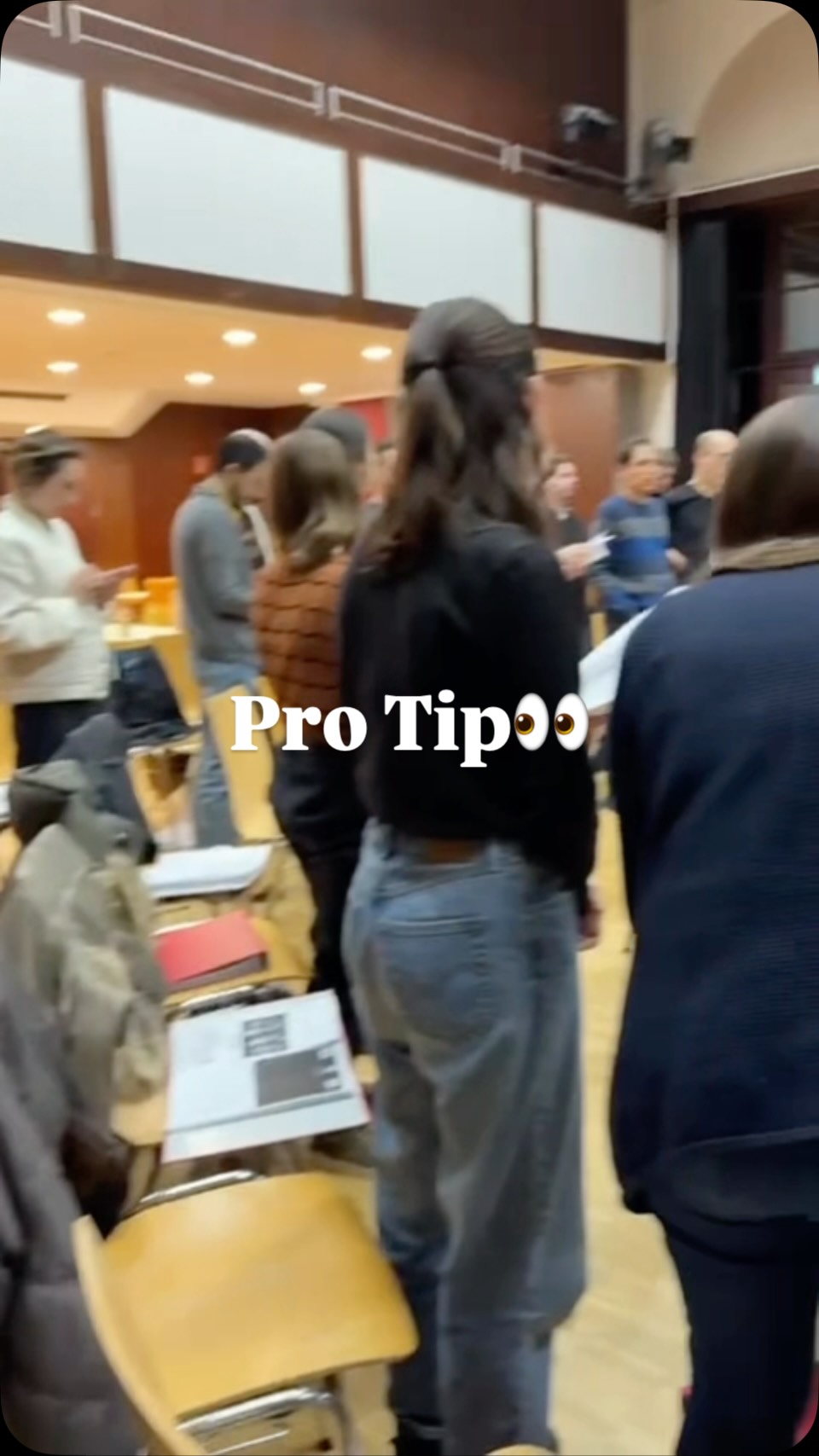 Trick 17 - dankt uns später😎
Und verratet es halt keinem🤫
Achso und übrigens: Unser Bass und unser Tenor brauchen dringend Verstärkung! Einfach vorbeikommen und mitsingen - kein Vorsingen.🙋🏽♂️
#stuttgart #0711 #chormäleon #chorliebe #chorstuttgart stuttgartmusic chormusik
@s_chorverband stuttgart0711 @geheimtippstuttgart @lift_dasstuttgartmagazin @stuttgart.places @stuttgarterzeitung @stadtkindstuttgart