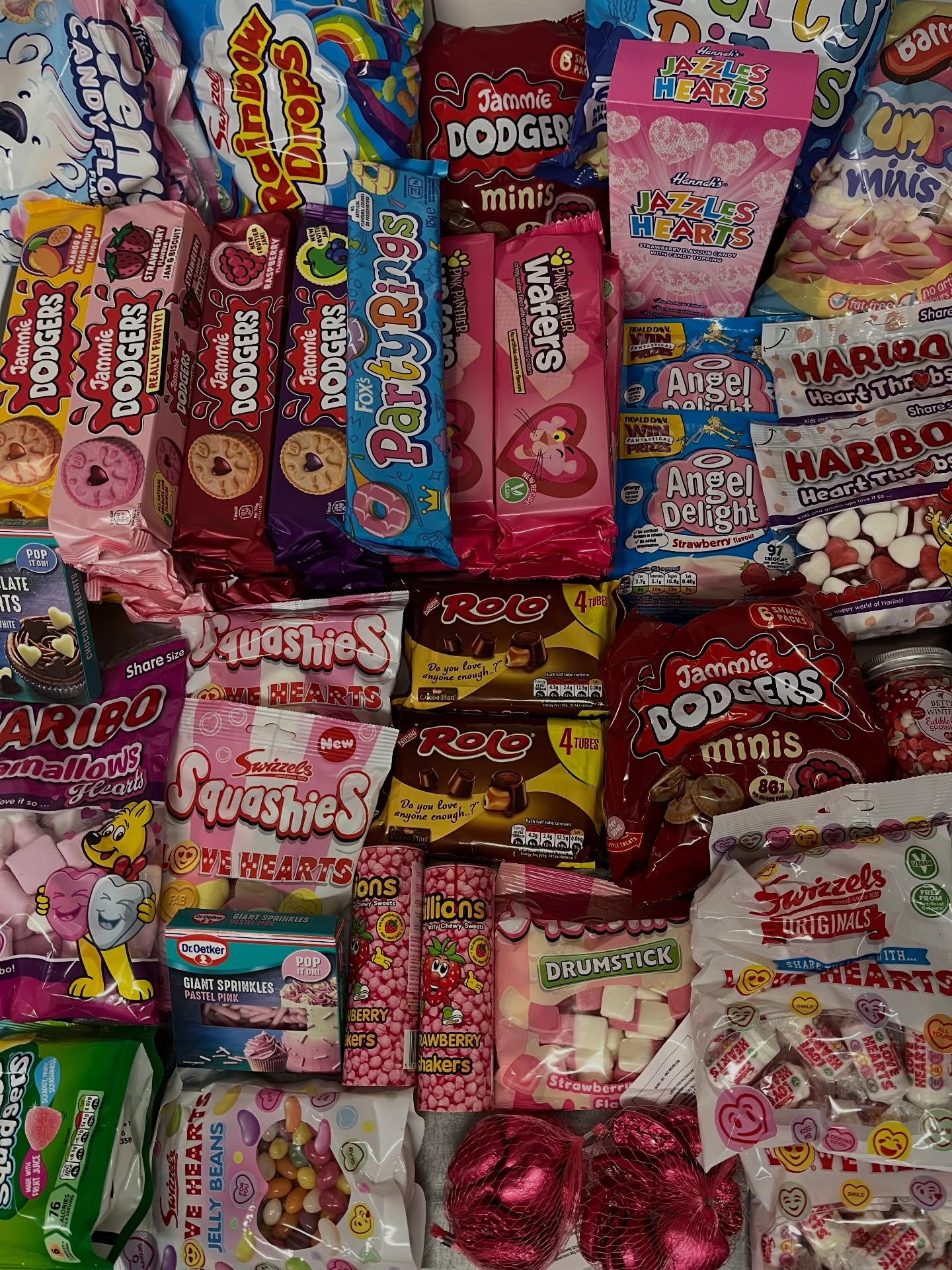 💖 Love is in the air… 💖
Whether you’re buying for your partner 💘, your best friend 💕, your children 👨👩👧👦, a family member 💌, celebrating Valentine’s or Galentine’s, or simply treating yourself (because self-love matters too ✨) — our Valentine’s counter is for everyone. Go on… treat yourself 💖
“I carry your heart with me (I carry it in my heart).”
— E. E. Cummings ✨
Valentine’s Day is coming, and our counter is about to be overflowing with love 💘🍰
From Friday 6th February right through to Saturday 14th February, we’re running our Valentine’s counter, packed with all things sweet, romantic and totally irresistible 😍
💗 Valentine’s orders available 💗
🧁 Valentine’s Cupcakes
• 6 cupcakes — £8
• 12 cupcakes — £15
✨ Flavours: vanilla, chocolate, or a mix of both
🍪 Valentine’s Cookies
• 6 cookies — £8
• 12 cookies — £15
✨ Flavours:
• milk choc chip
• white choc chip
• cranberry & white chocolate
🍓🍫 Chocolate-Covered Strawberries
• 6 strawberries — £5
• 12 strawberries — £10
✨ Milk or white chocolate
🎁 Gift-boxed in little Valentine cases 💝
And that’s not all… 👀💘
❤️ Valentine’s blondies
❤️ Valentine’s brownies
❤️ Valentine’s rocky road
❤️ Victoria sponge with strawberries & cream 🍓
❤️ Basically… everything Valentine’s 💕
Perfect for sharing… or keeping all to yourself 😉
Pop in, message us, or get your orders in early 💌
Love is officially on the menu 💖✨
#ValentinesDay #GalentinesDay #LoveIsInTheAir #ValentinesTreats #ValentinesBakes SupportLocal ShopLocalUK IndependentBusiness SmallBusinessUK SouthEaling EalingFood LondonBakers BakedFromScratch HandmadeWithLove LocalCafe TreatYourself