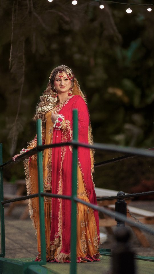 "MEHNDI VIBES"
Miriam's Mehndi Highlights
Photography @creativecapturesuk
Cinematography @creativecapturesuk
Stage and decor @diamondevents_uk
Hair and Makeup @meenomua
Outfit @subrangbridal
Jewellery @kashees_jewelleryofficial
#bride #photography #mehndi