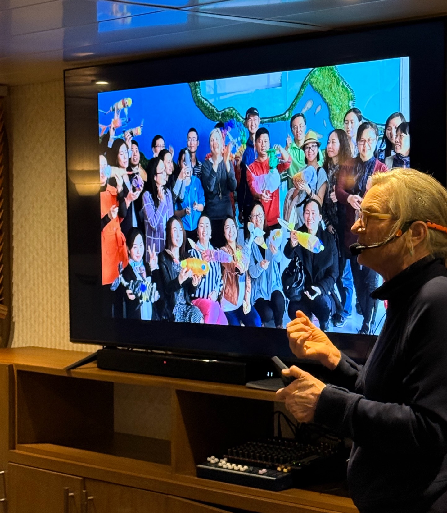 Our founder @cindypeaseroe visited the Galápagos Islands this winter! 🐢
During her journey, Cindy gave a talk while on board a ship⛵️ about founding UpSculpt and creating sculpture with marine plastics.
We are proud to bring UpSculpt to different parts of the world. By having conversations about tough problems, we help create solutions. Every small action makes the world a better place! 🌎
Support our mission at UpSculpt.com/DONATE today.
#MakeAChange #UpSculpt #MarinePlastics #Galapagos #Nonprofit